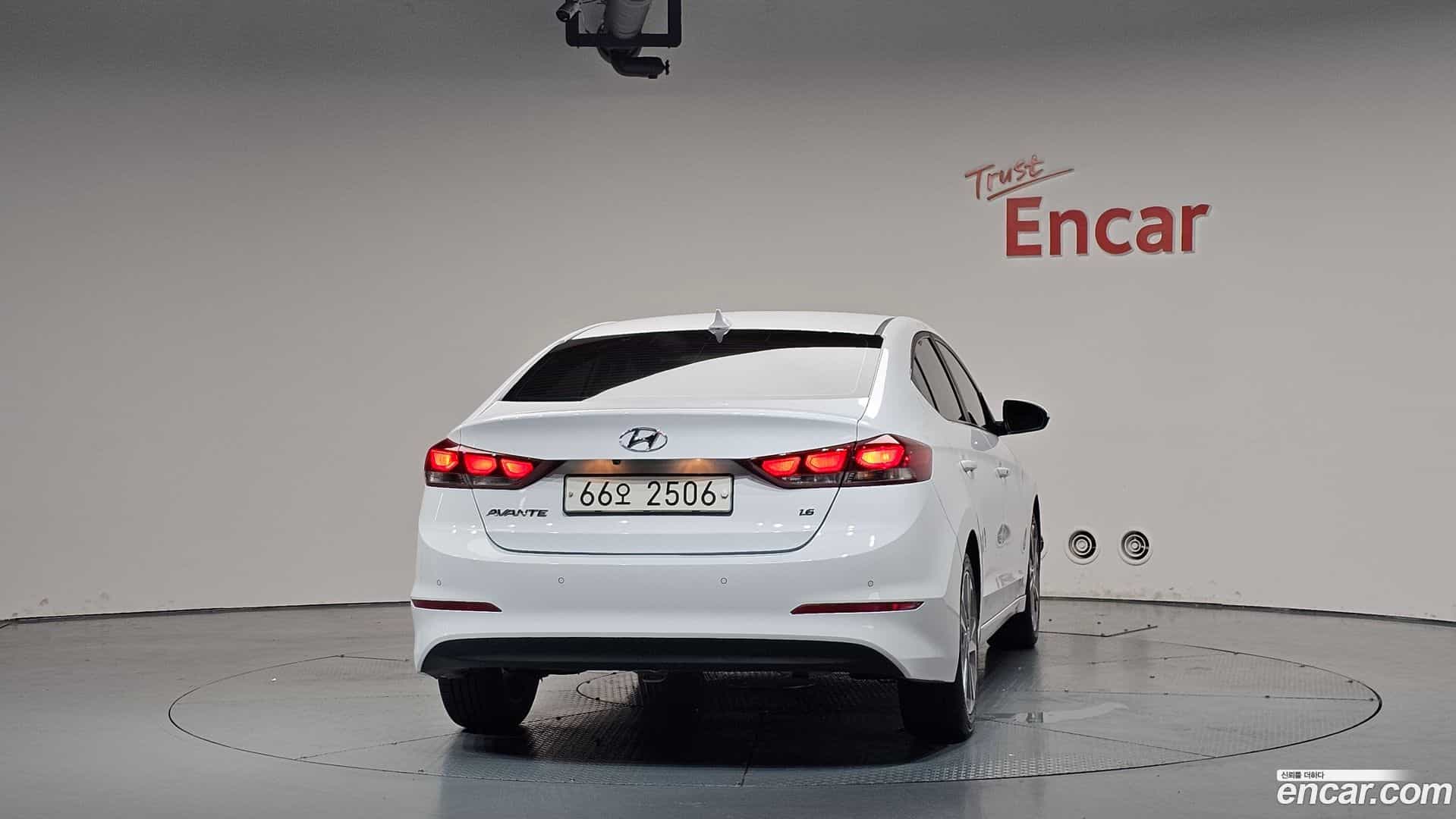 AVANTE Hyundai 2018.1-OUTER-004