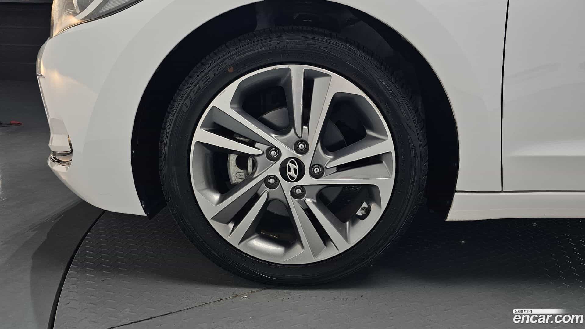 AVANTE Hyundai 2018.1-OUTER-005