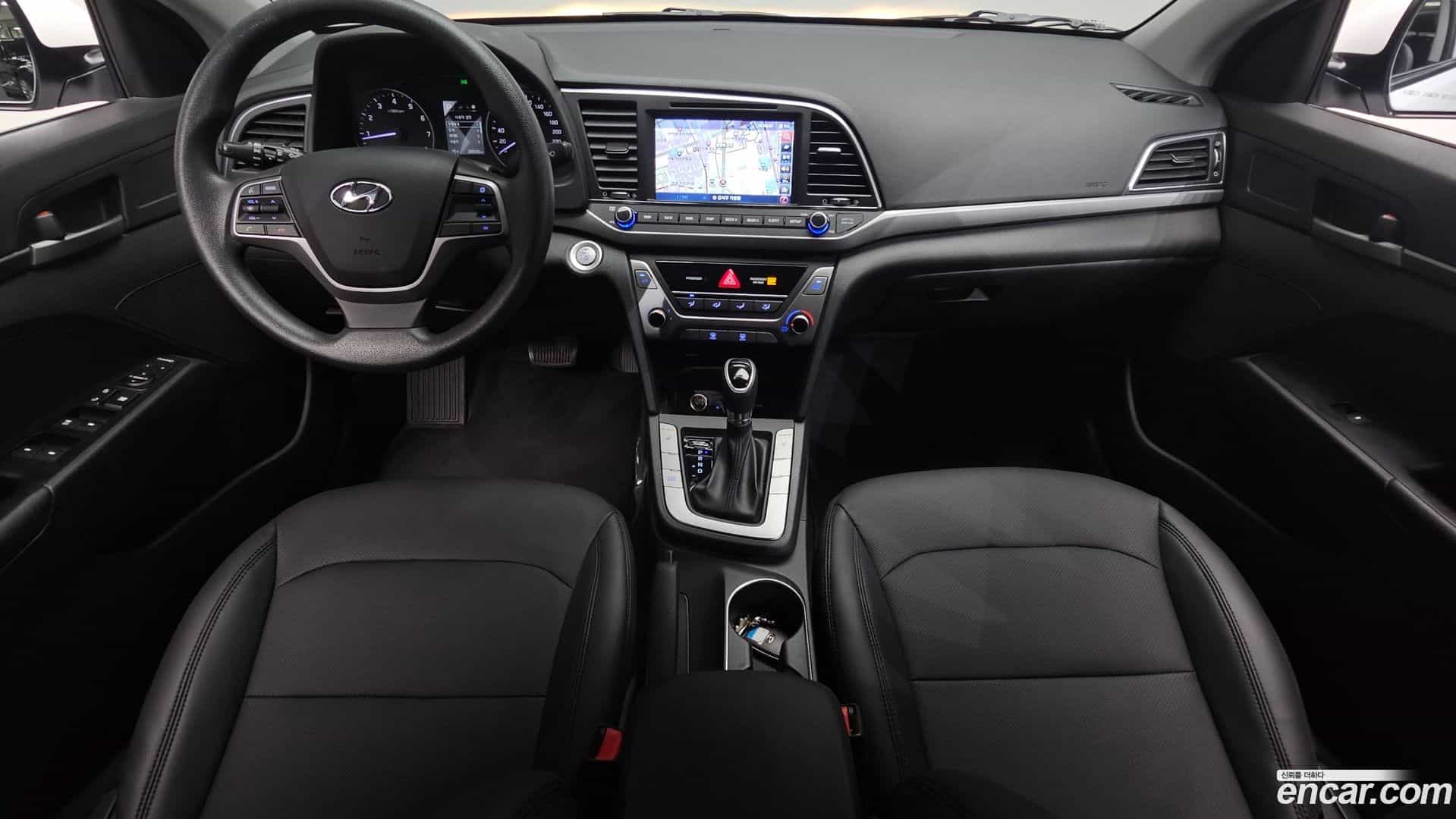 AVANTE Hyundai 2018.1-INNER-007