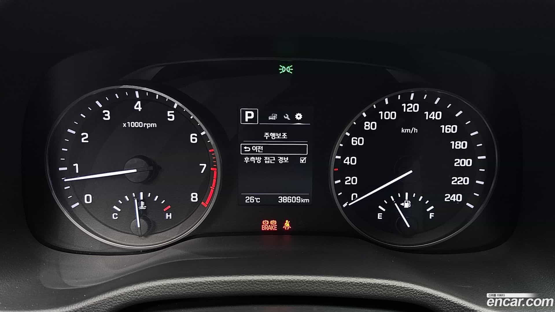 AVANTE Hyundai 2018.1-INNER-008