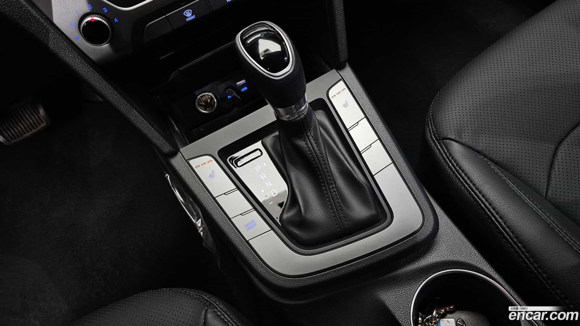 AVANTE Hyundai 2018.1-INNER-009