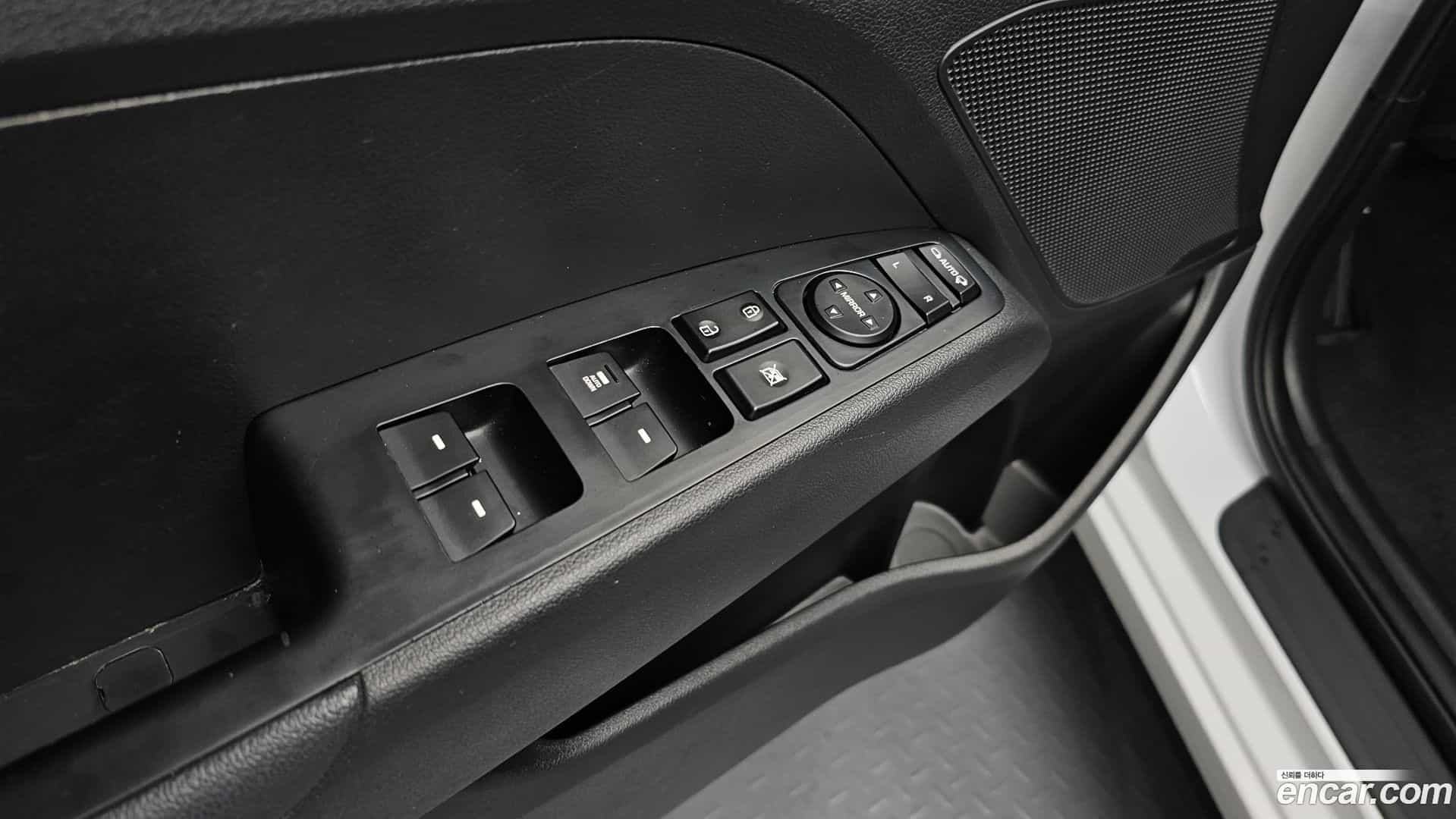 AVANTE Hyundai 2018.1-OPTION-021
