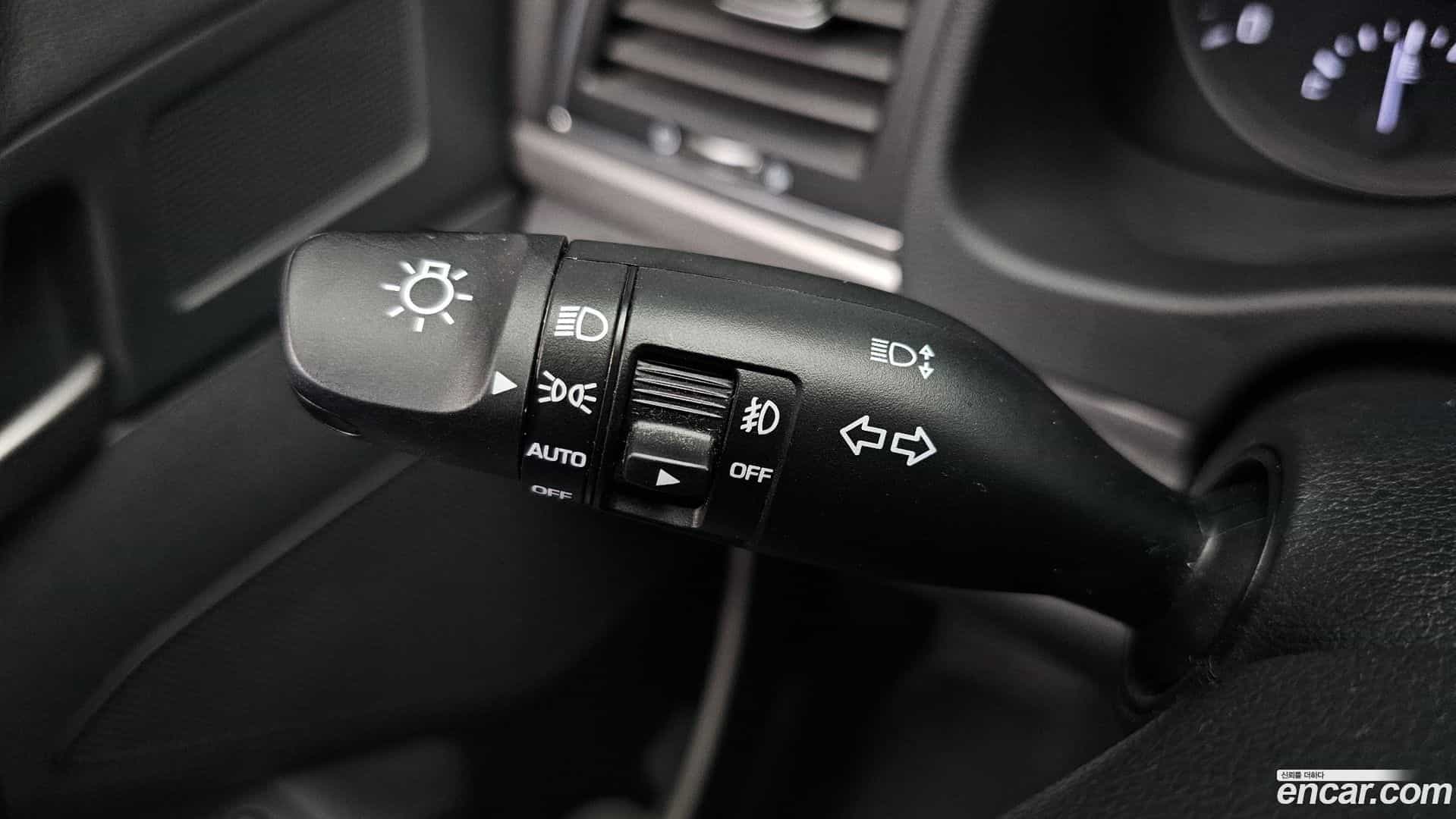 AVANTE Hyundai 2018.1-OPTION-023