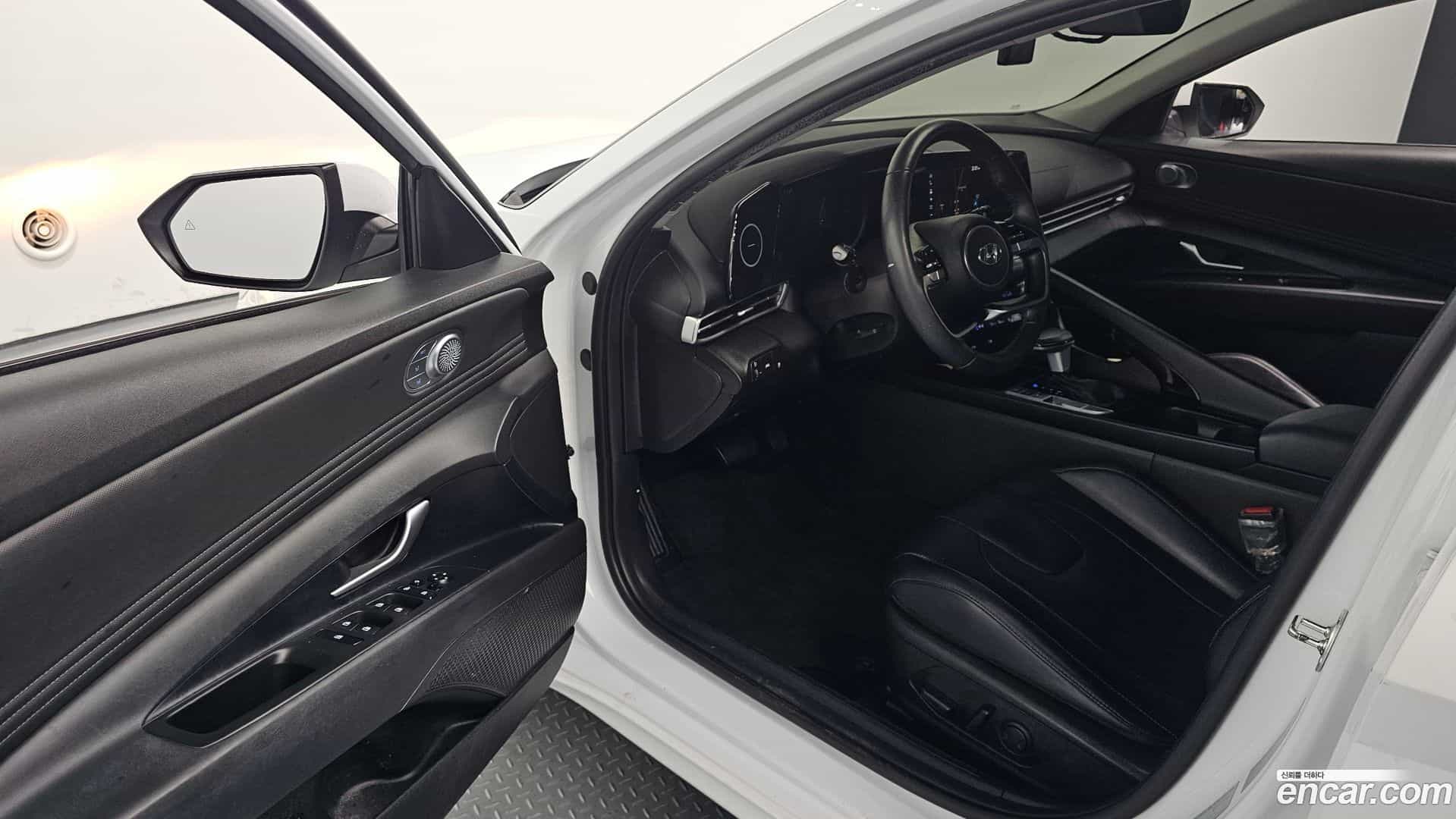 AVANTE Hyundai 2022.6-INNER-010