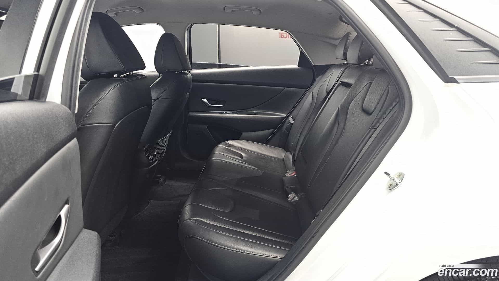 AVANTE Hyundai 2022.6-OPTION-016