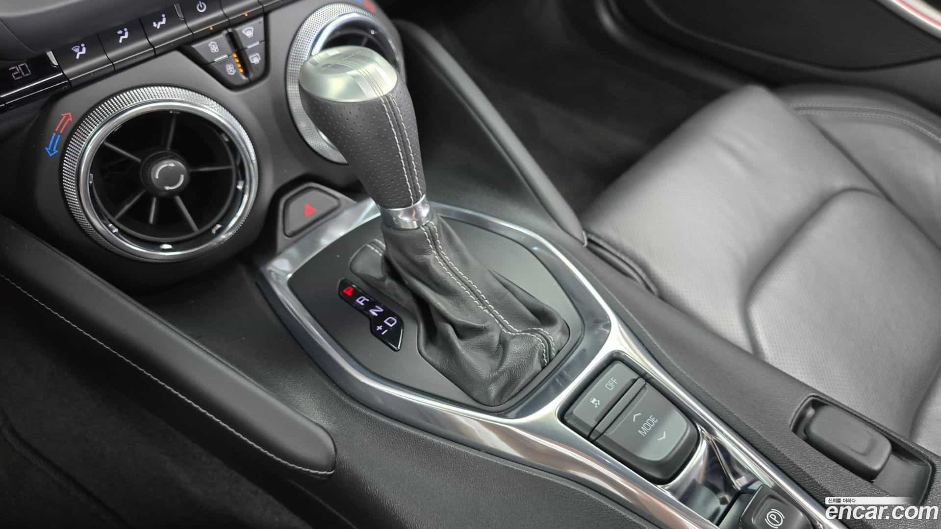 Camaro Chevrolet 2016.9-INNER-009
