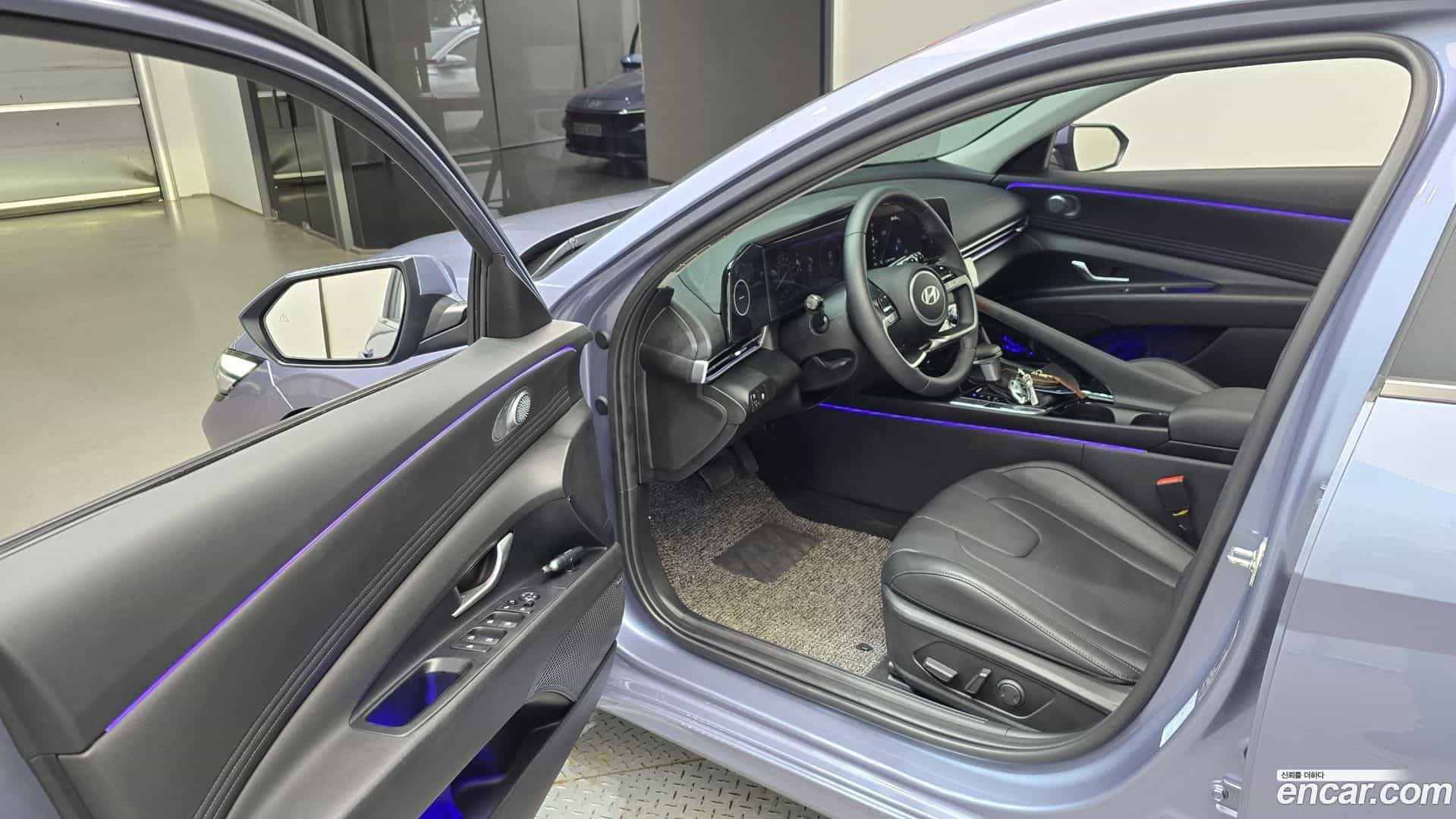 AVANTE Hyundai 2023.10-INNER-010