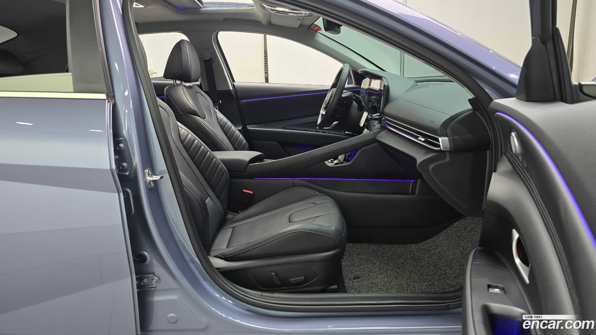 AVANTE Hyundai 2023.10-INNER-036