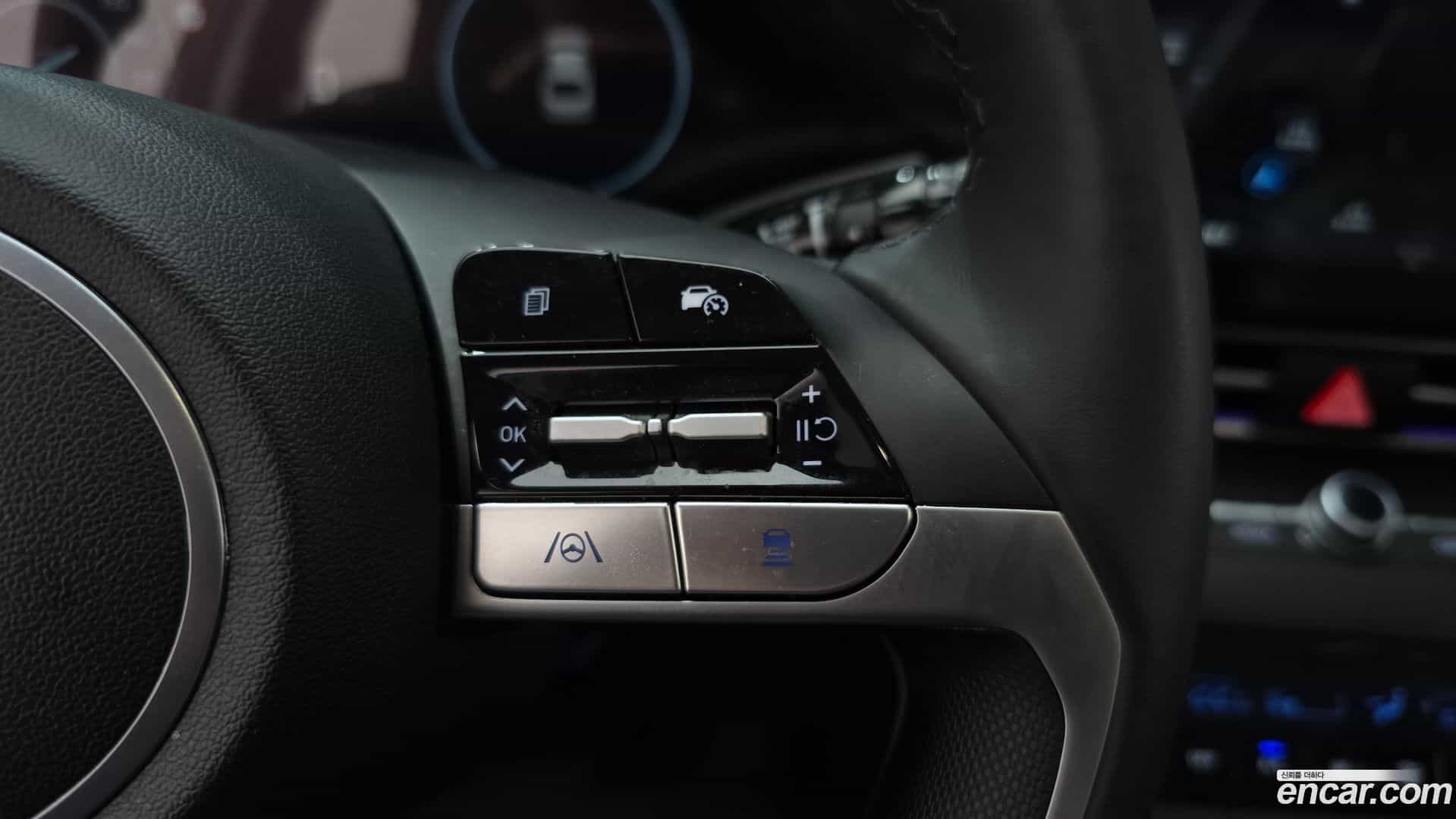 AVANTE Hyundai 2023.10-OPTION-043