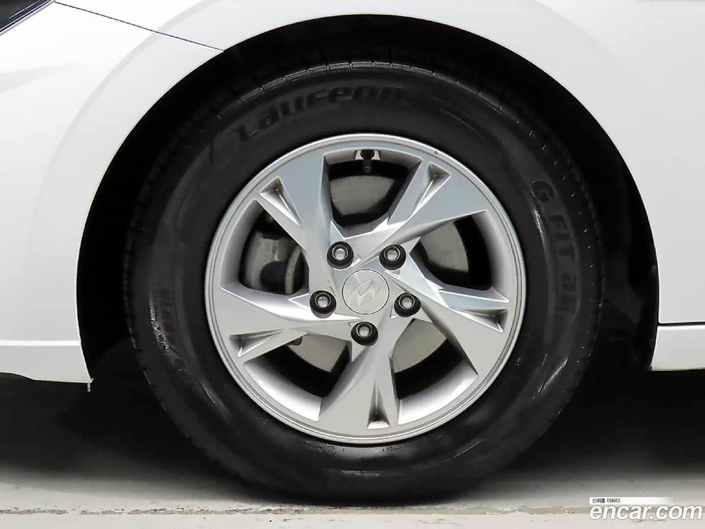 AVANTE Hyundai 2021.4-OPTION-024