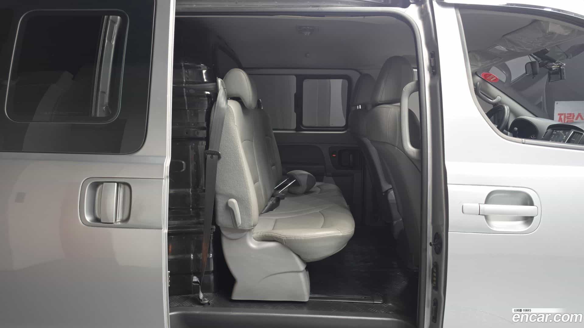 Starex Hyundai 2020.5-OPTION-016