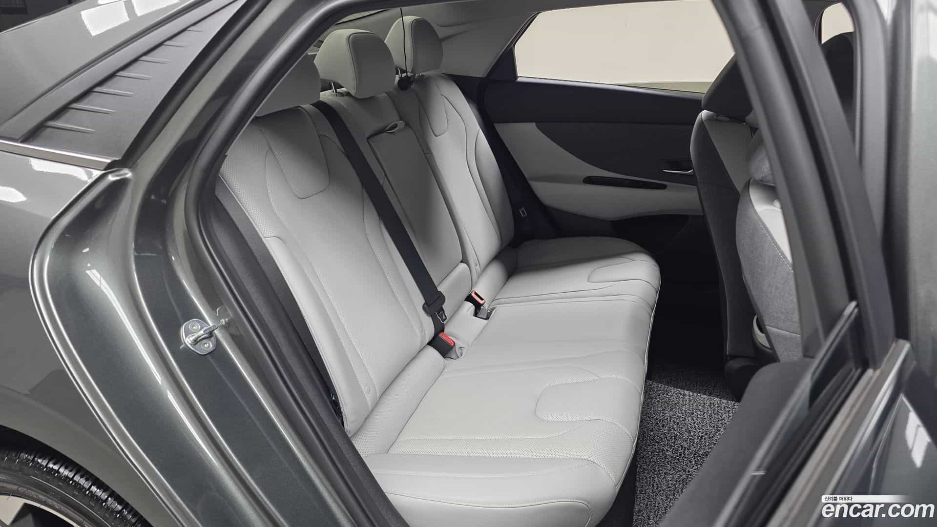 AVANTE Hyundai 2022.8-OPTION-016