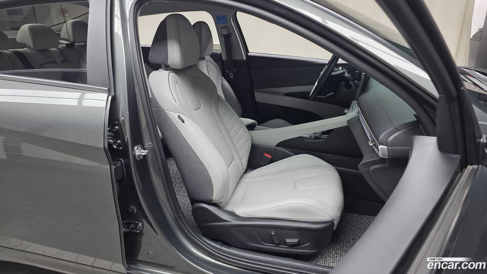 AVANTE Hyundai 2022.8-INNER-036
