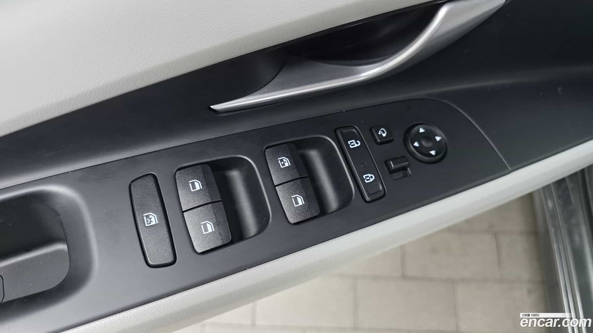 AVANTE Hyundai 2022.8-OPTION-041