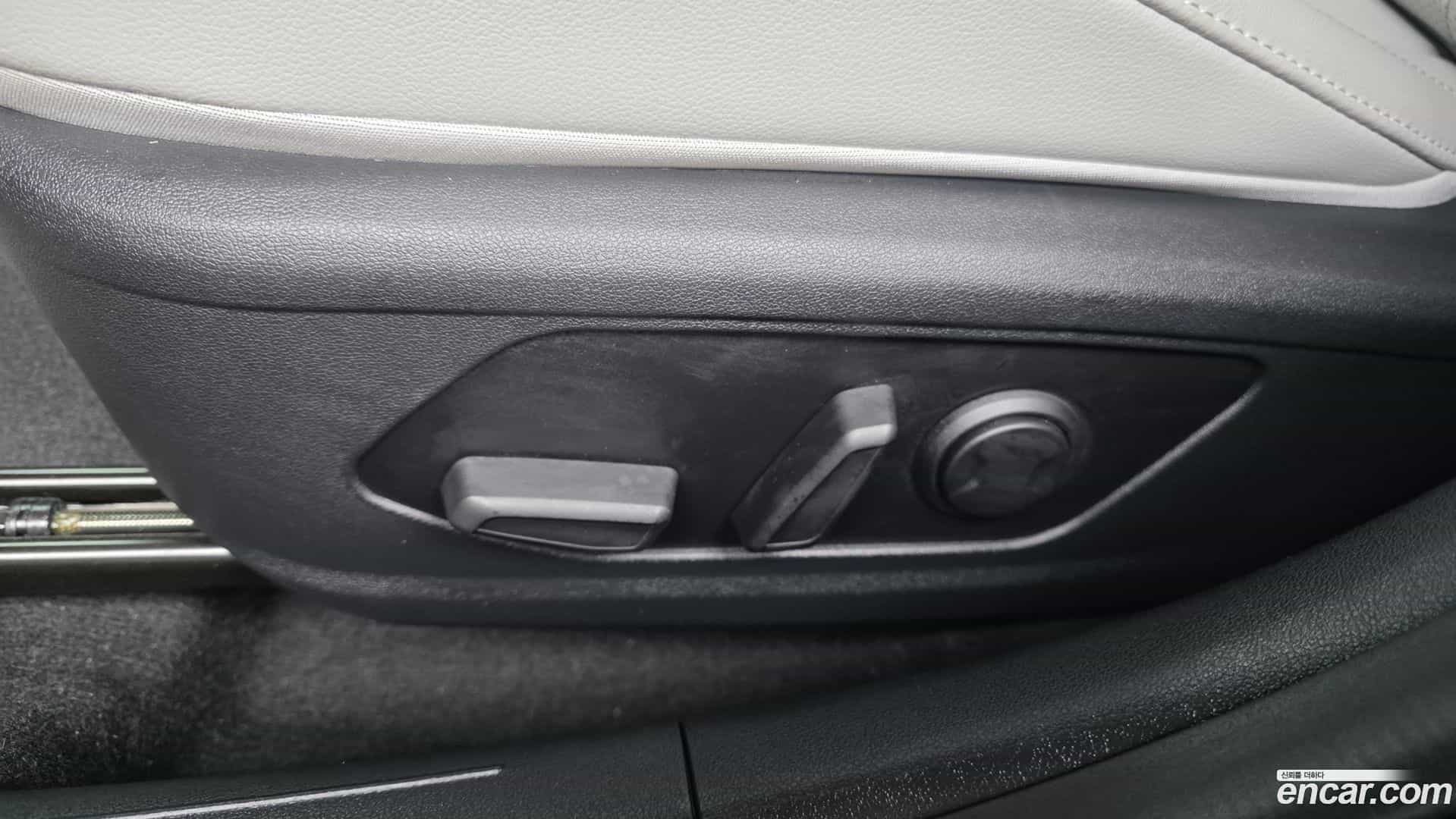 AVANTE Hyundai 2022.8-OPTION-044
