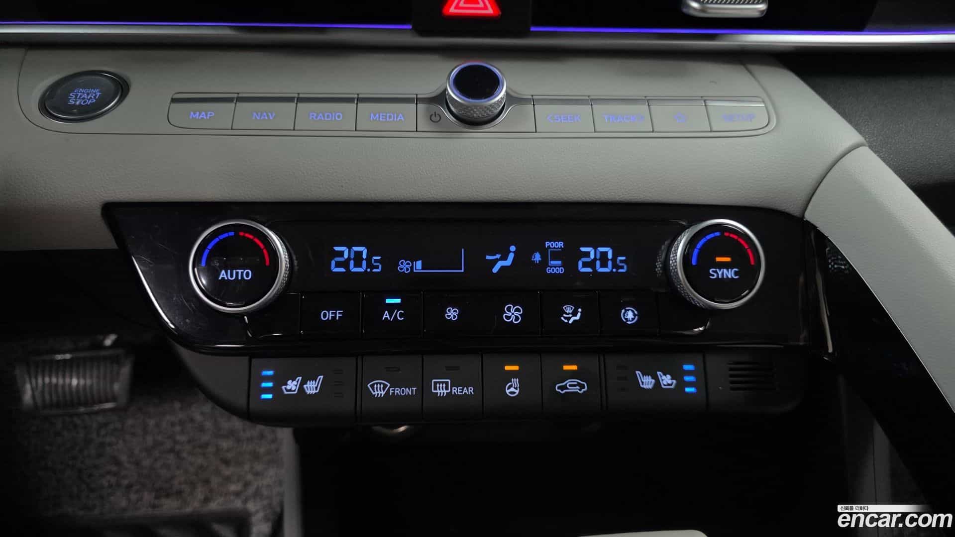 AVANTE Hyundai 2022.8-OPTION-045