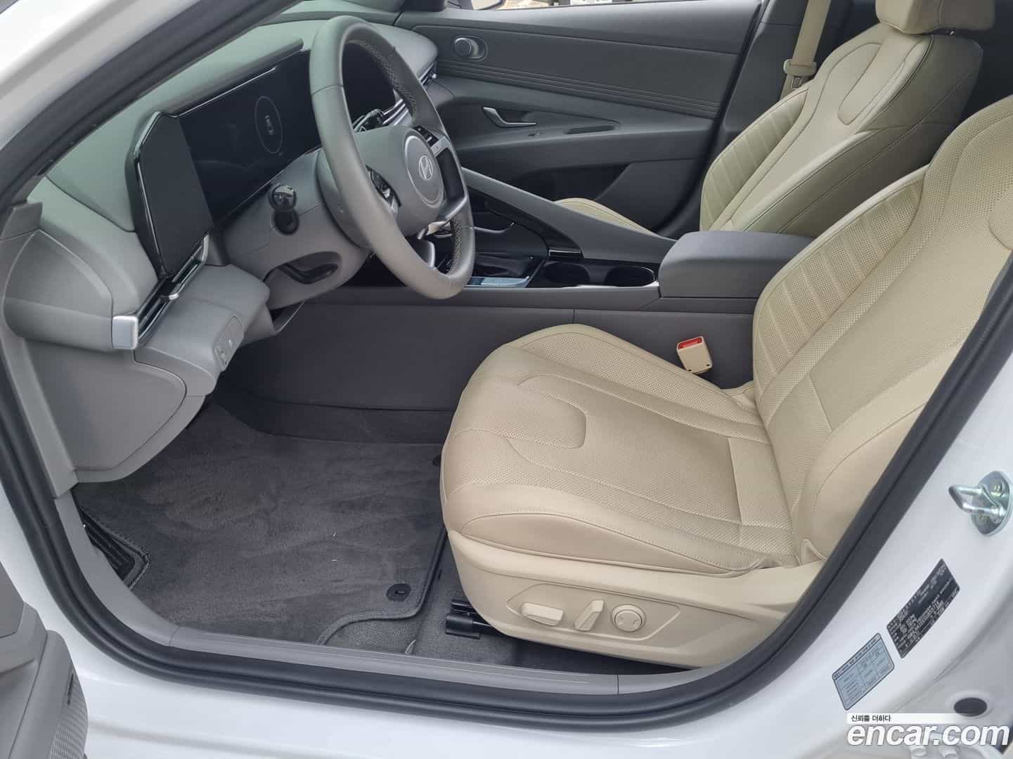 AVANTE Hyundai 2024.6-OPTION-017