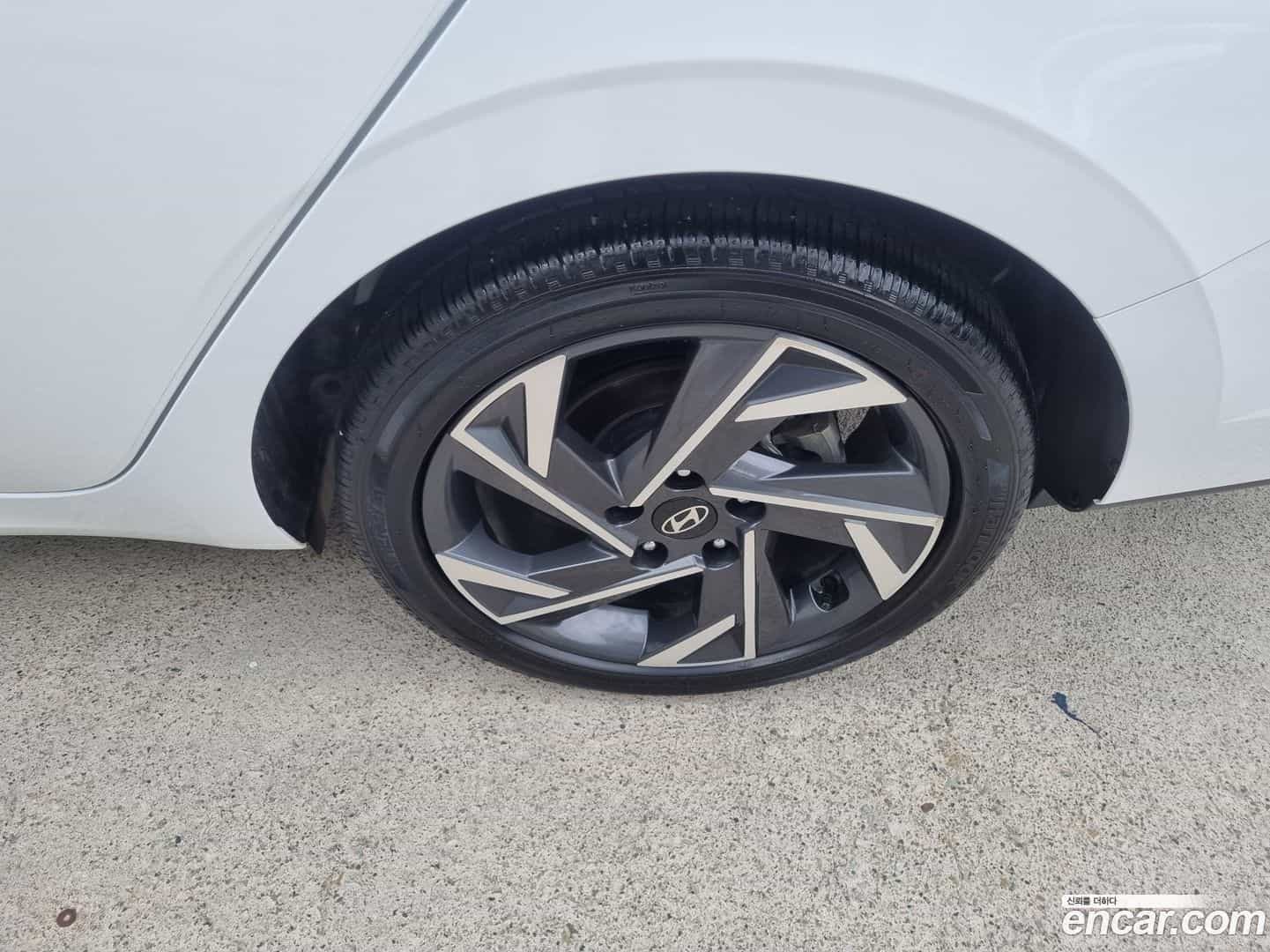 AVANTE Hyundai 2024.6-OPTION-021