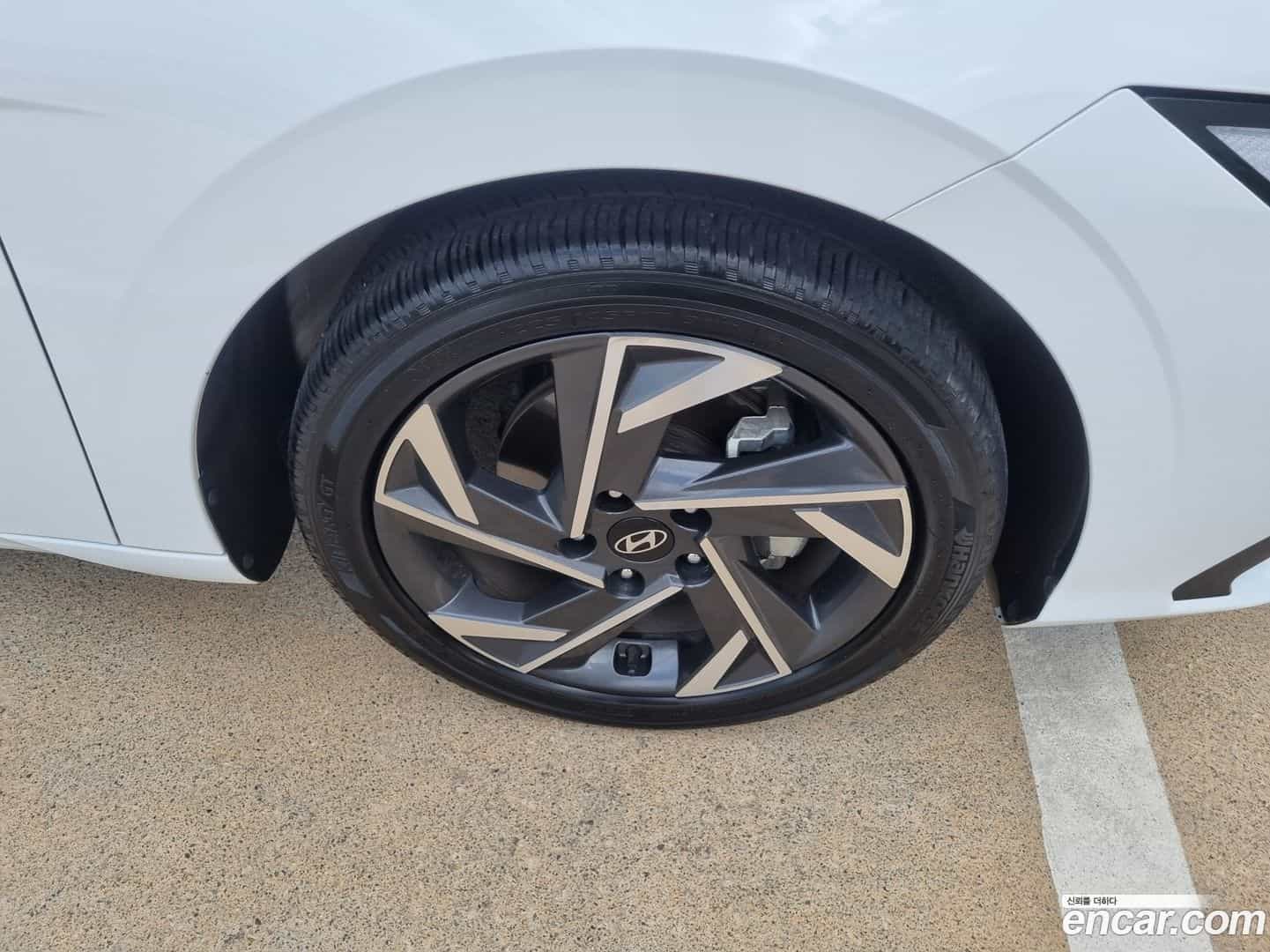 AVANTE Hyundai 2024.6-OPTION-023