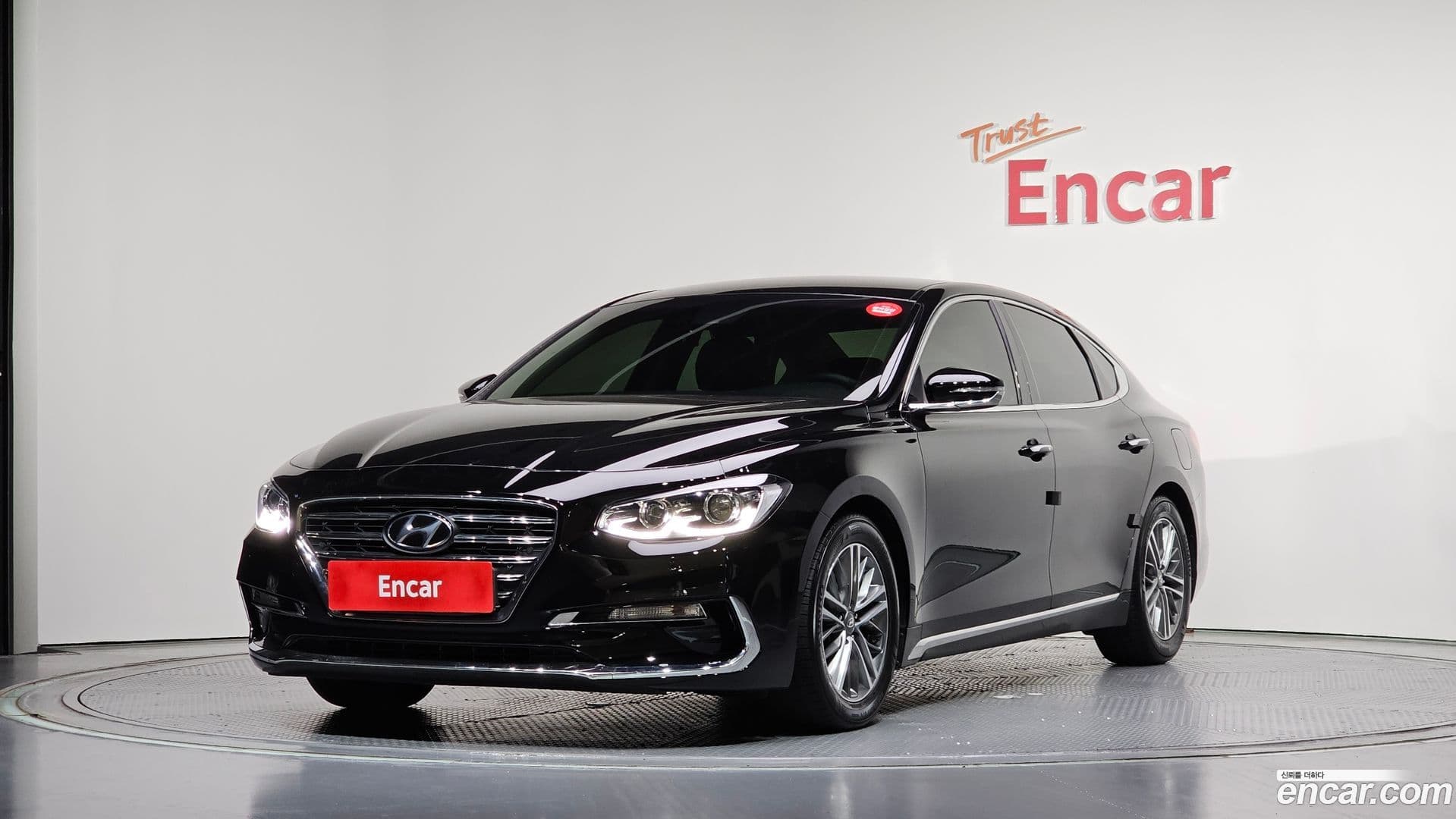 Main__Slider__Photo:Grandeur Hyundai 2019.9-0