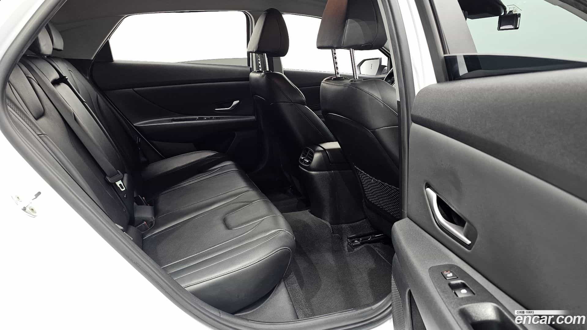 AVANTE Hyundai 2022.5-OPTION-016