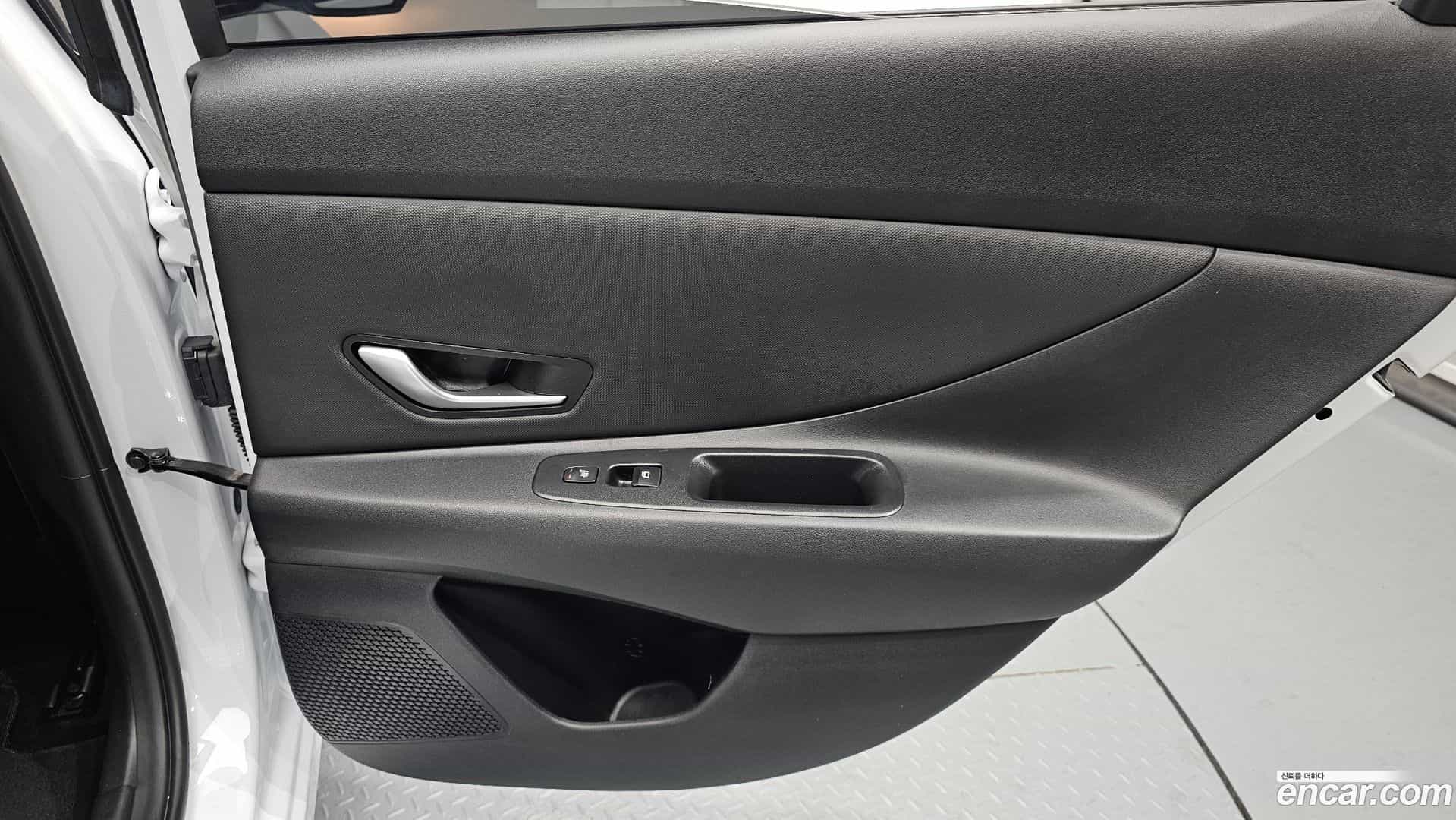 AVANTE Hyundai 2022.5-INNER-035
