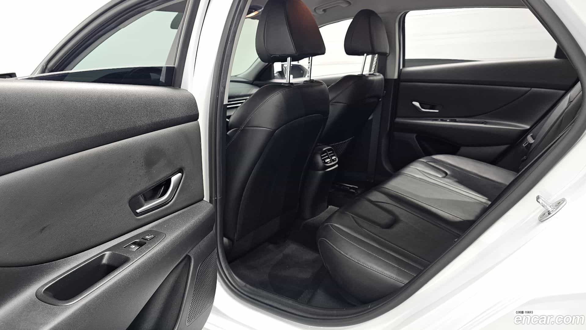AVANTE Hyundai 2022.5-INNER-036