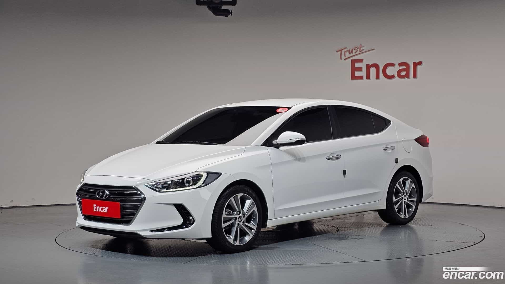 AVANTE Hyundai 2015.9-OUTER-001