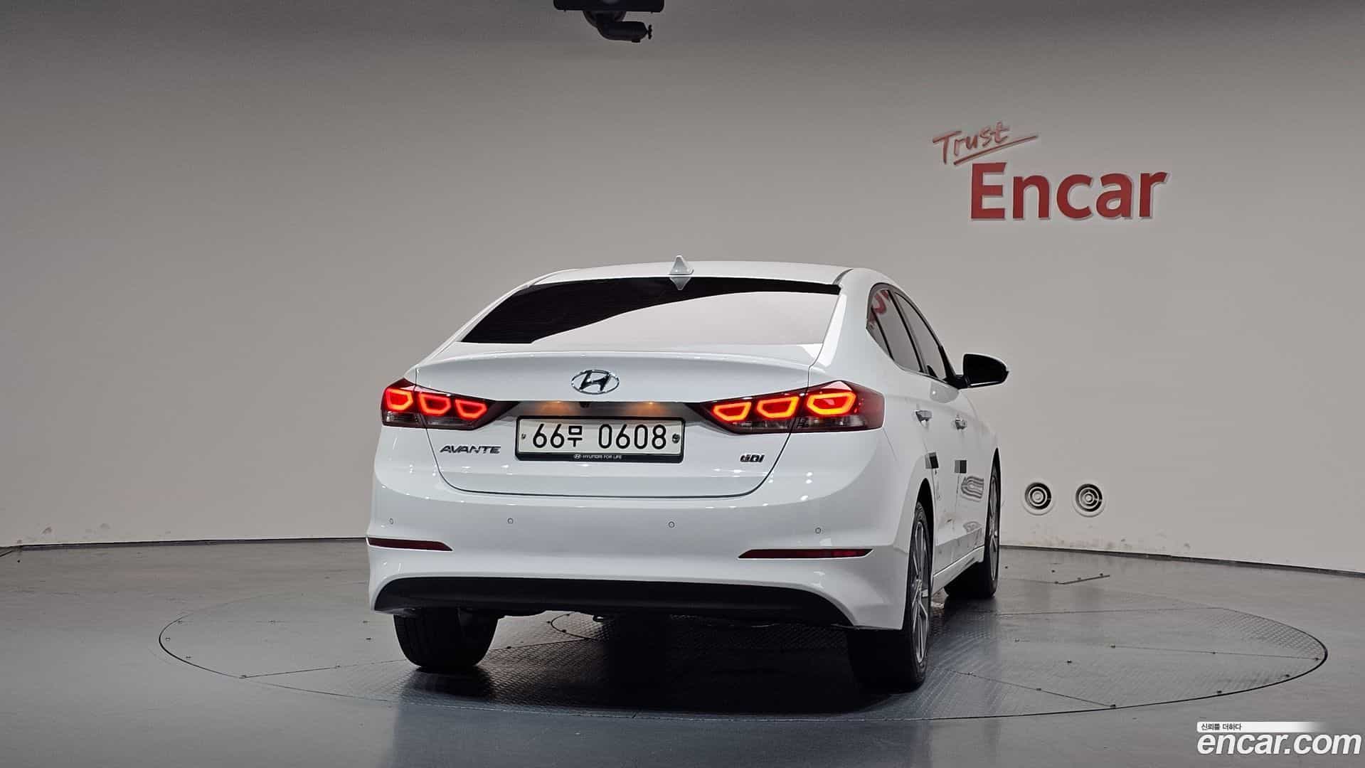 AVANTE Hyundai 2015.9-OUTER-004