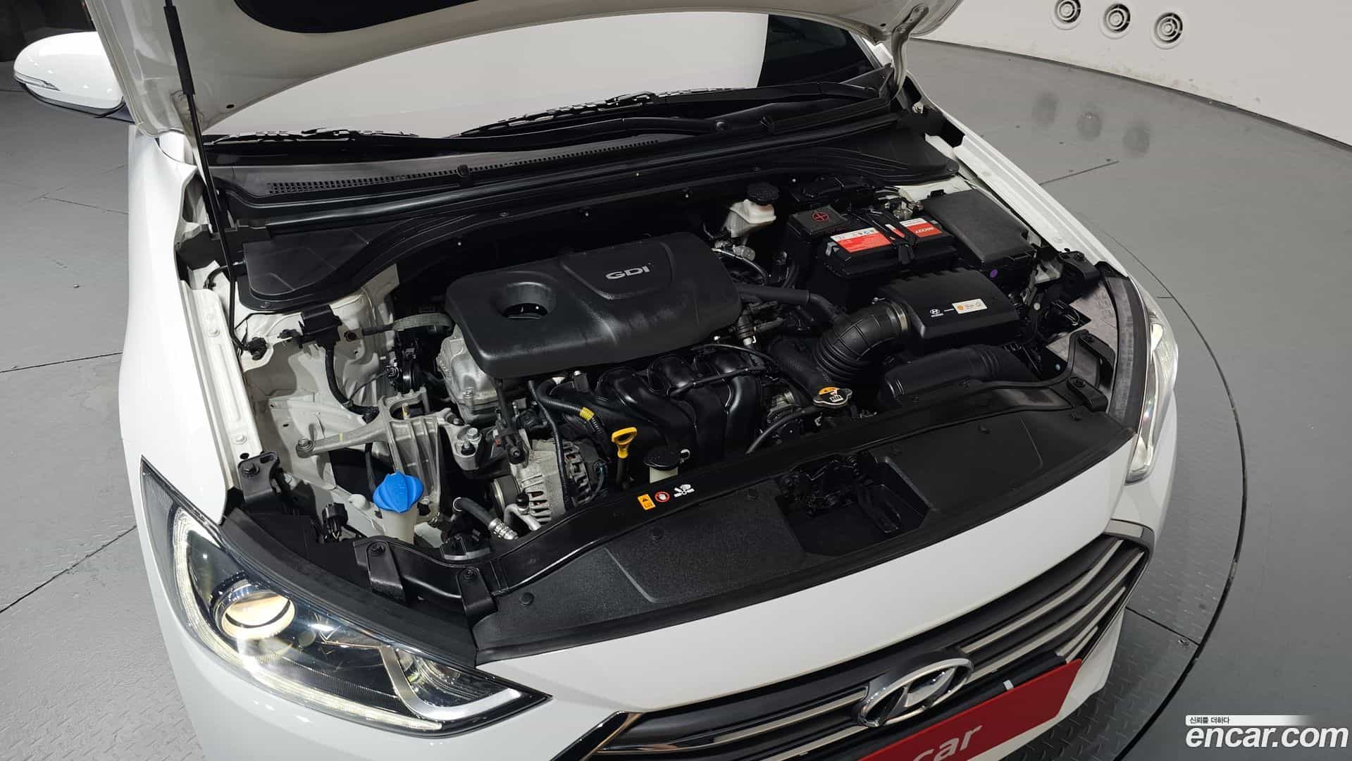 AVANTE Hyundai 2015.9-OUTER-006