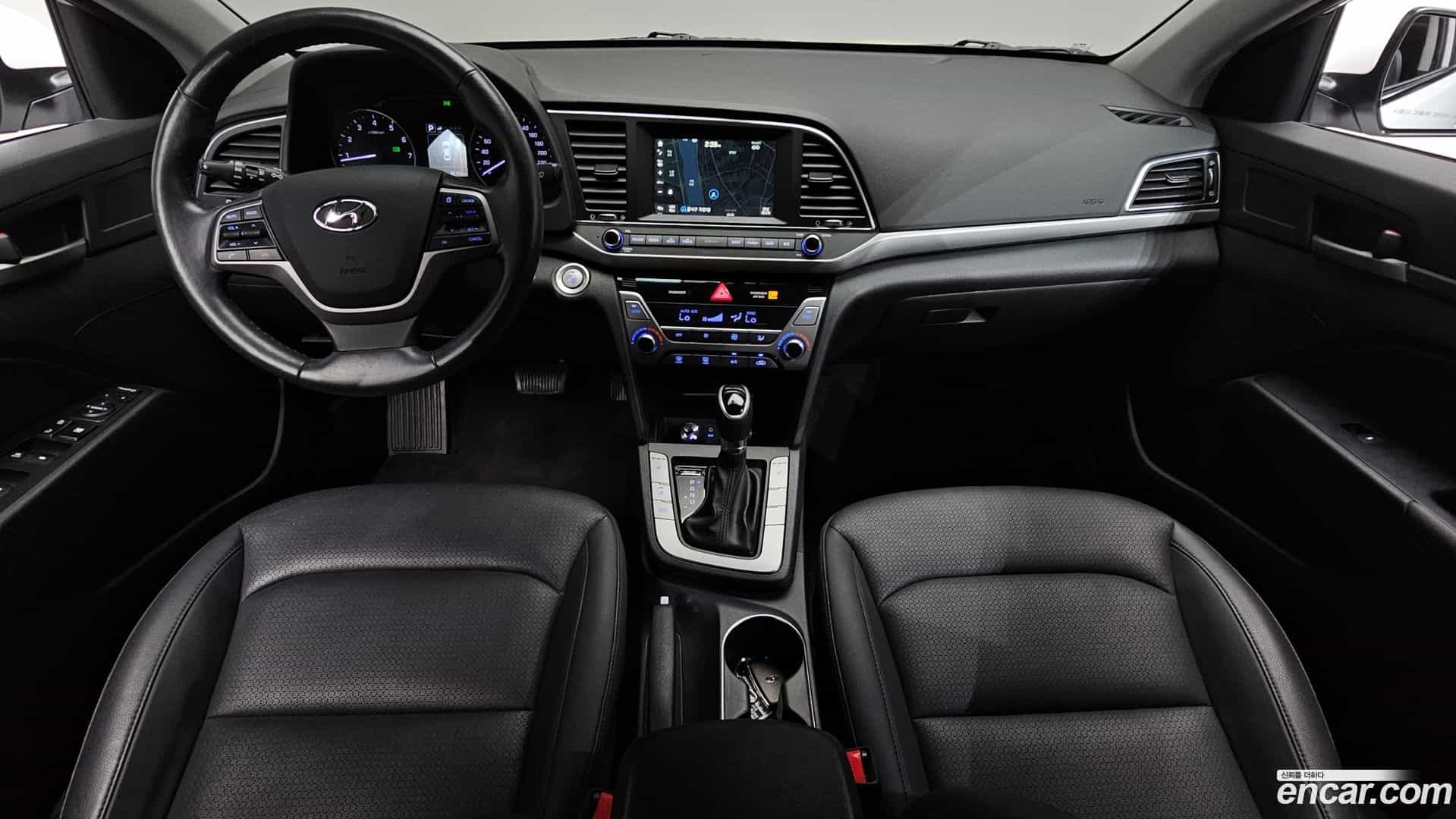 AVANTE Hyundai 2015.9-INNER-007