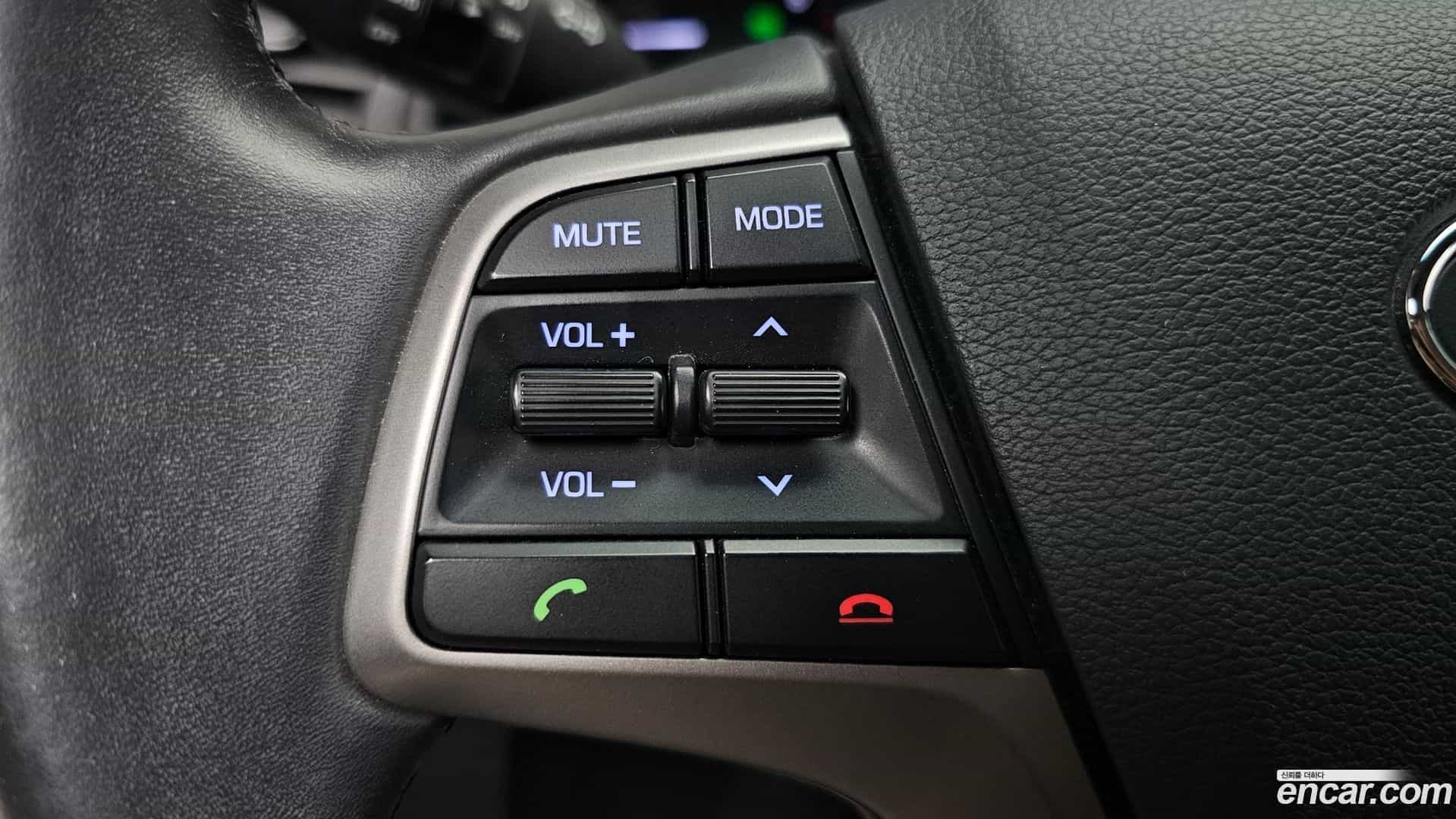 AVANTE Hyundai 2015.9-OPTION-021