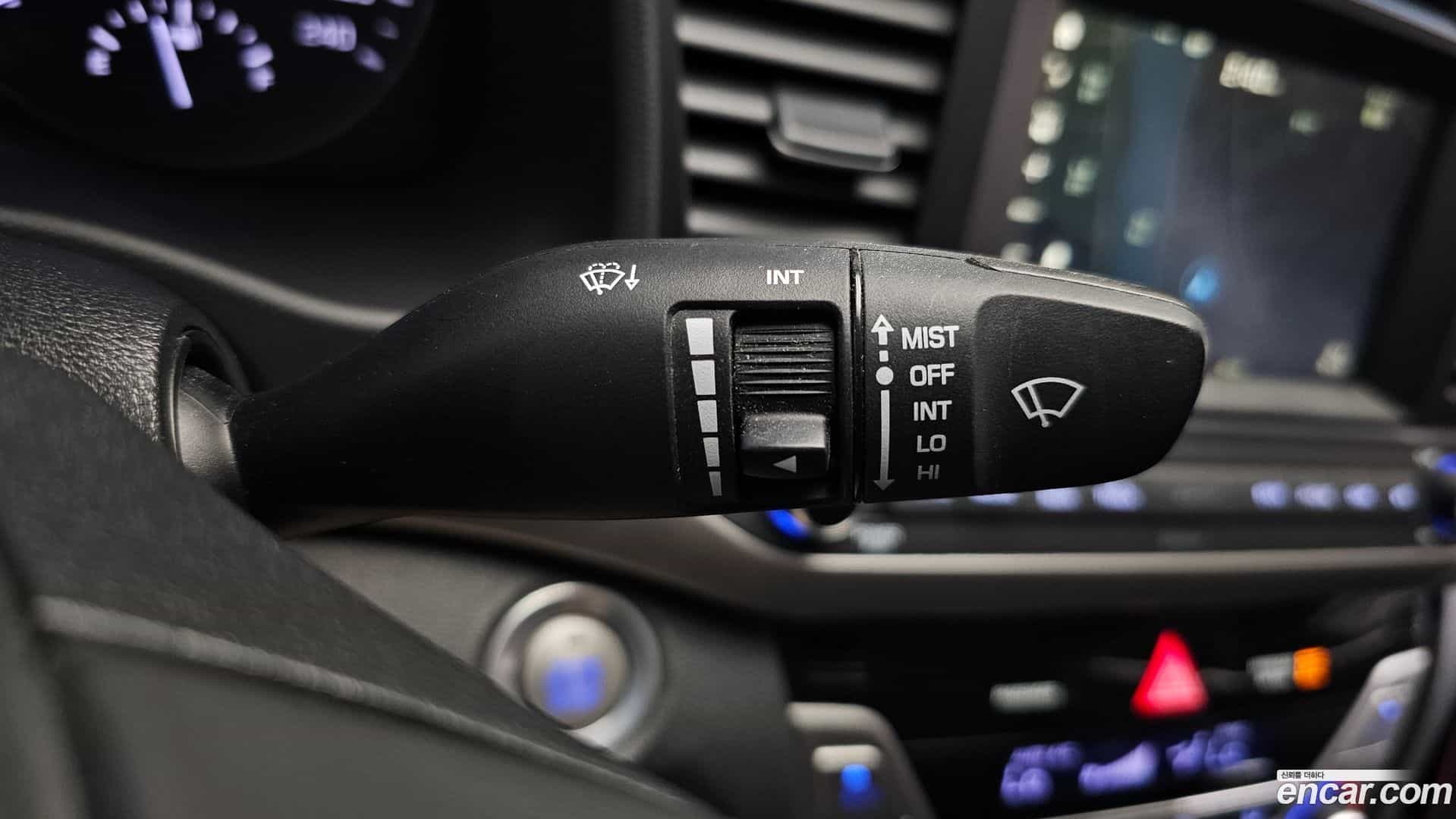 AVANTE Hyundai 2015.9-OPTION-041