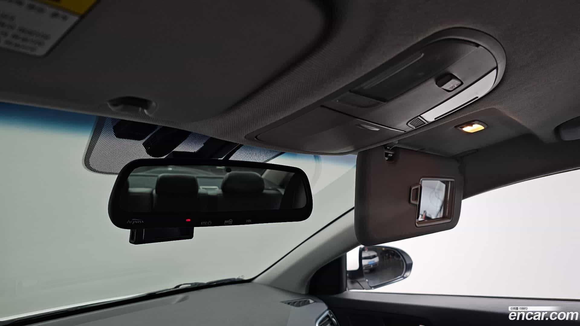 AVANTE Hyundai 2015.9-OPTION-042