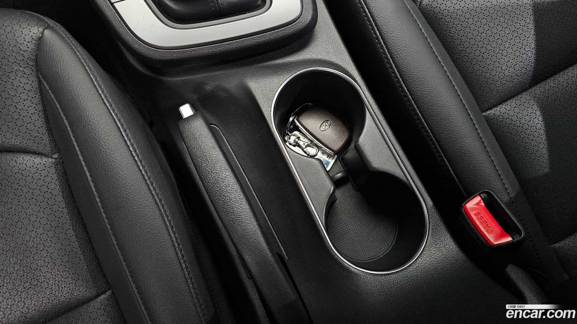 AVANTE Hyundai 2015.9-OPTION-043
