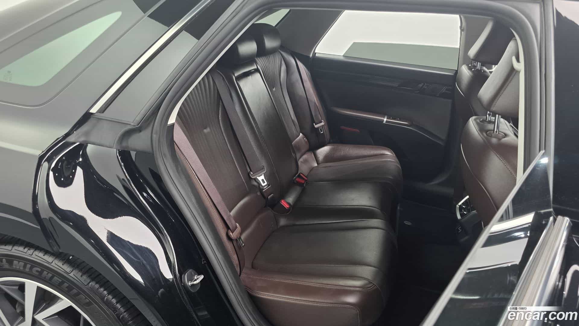 Grandeur Hyundai 2023.1-OPTION-015