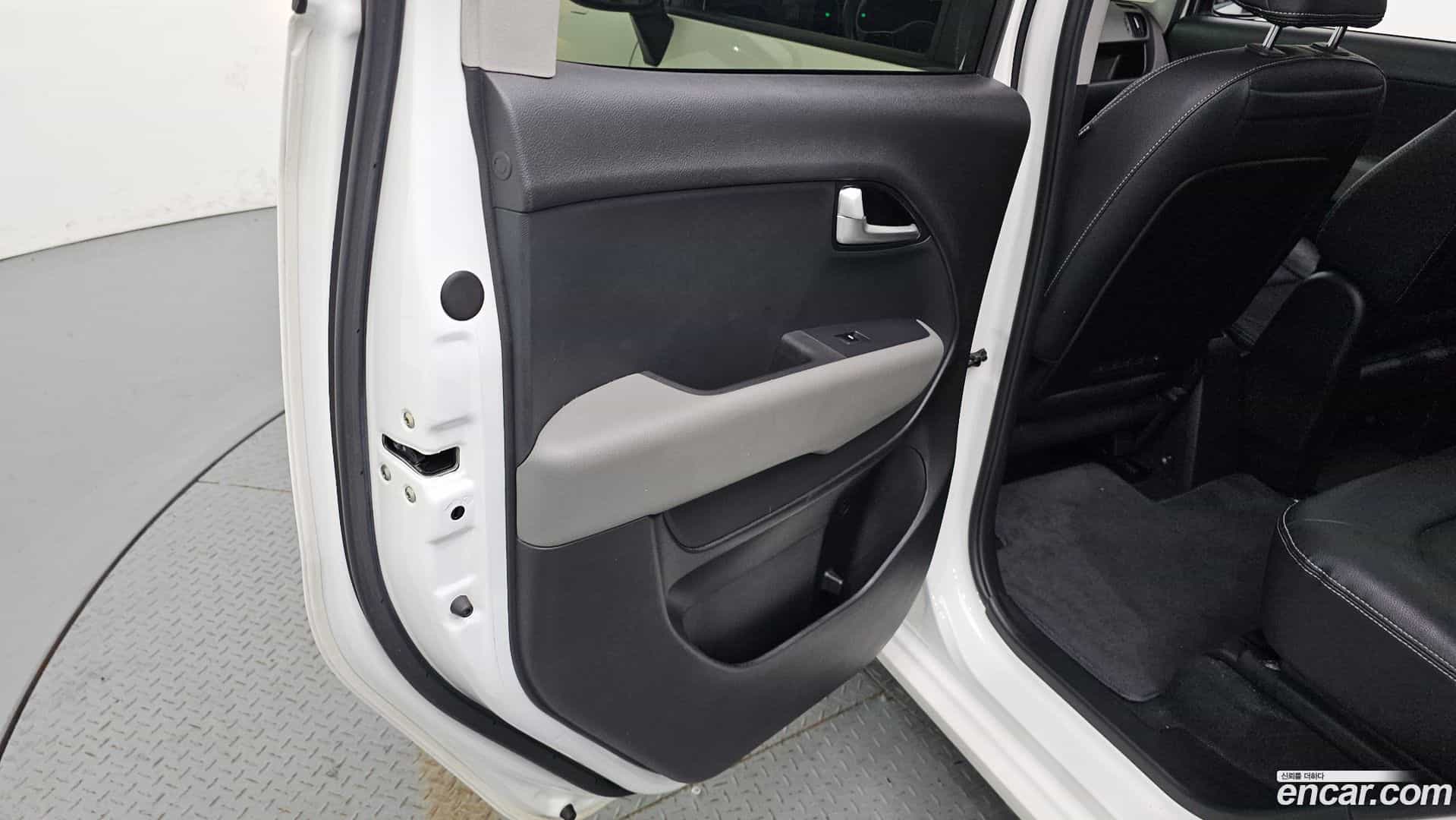 RAY Kia 2022.10-INNER-035