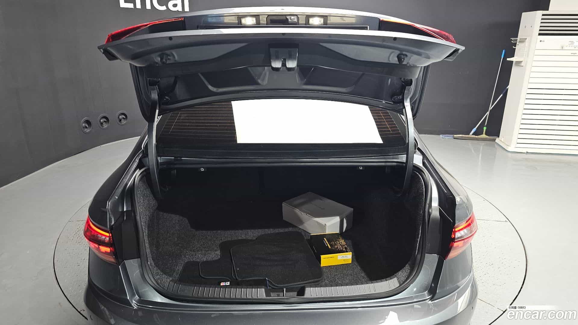 Jetta Volkswagen 2021.9-OPTION-024