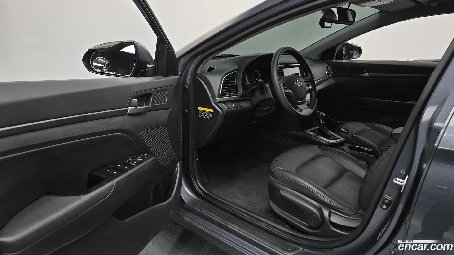 AVANTE Hyundai 2018.5-INNER-010