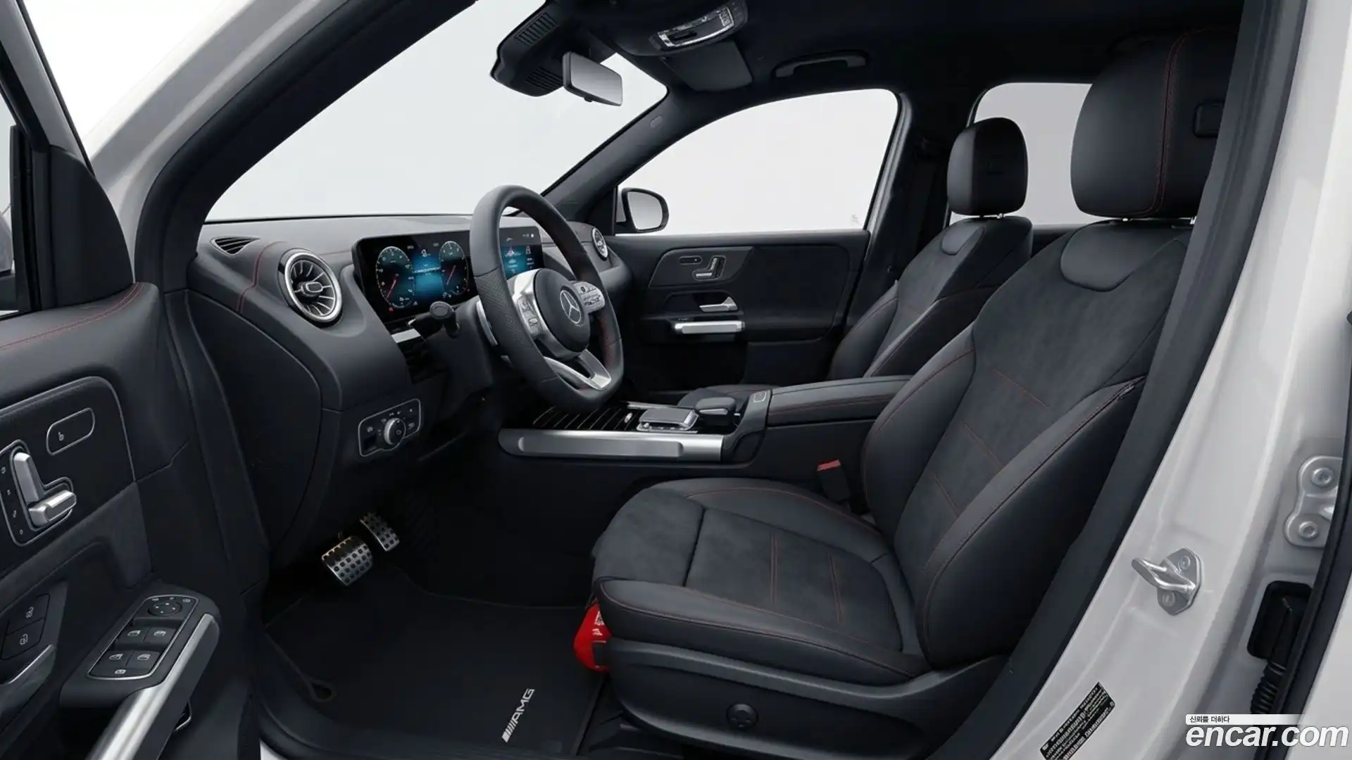 EQB Mercedes-Benz 2025.7-INNER-010