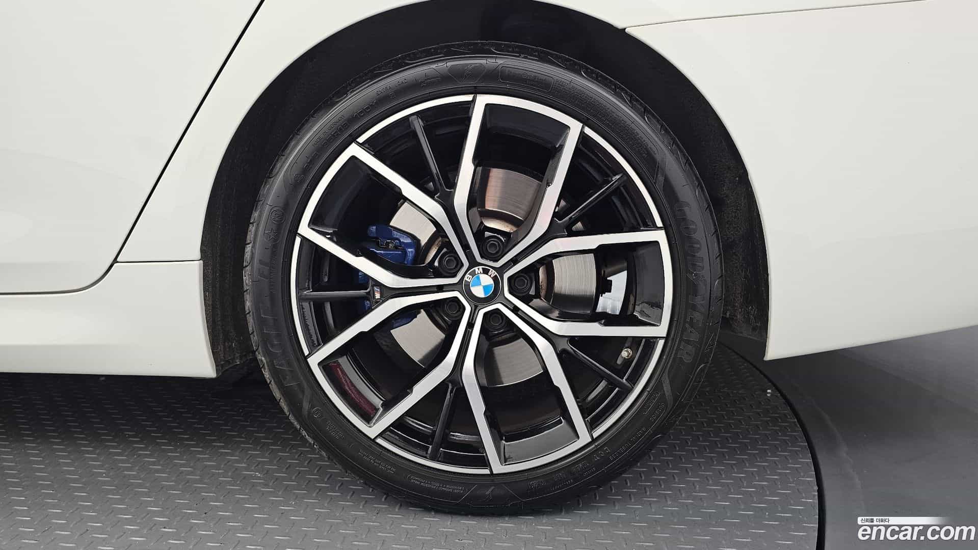5-Series BMW 2022.2-OUTER-031