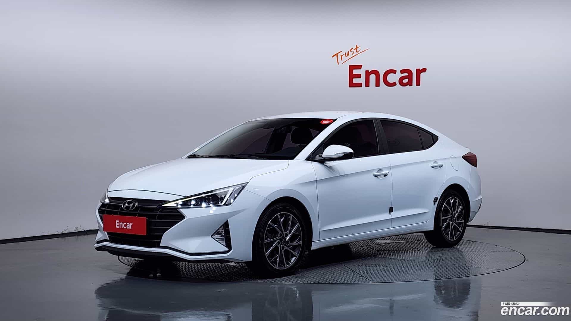 AVANTE Hyundai 2018.11-OUTER-001