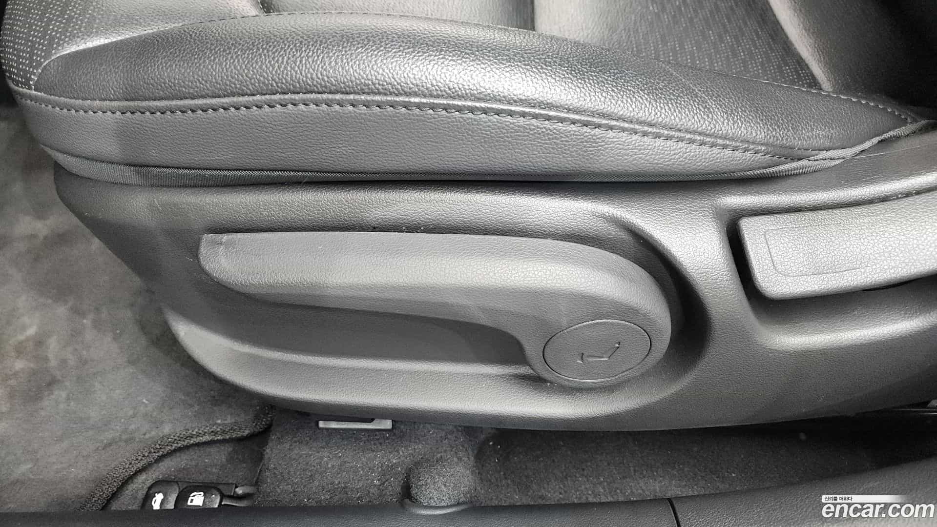 AVANTE Hyundai 2018.11-OPTION-044