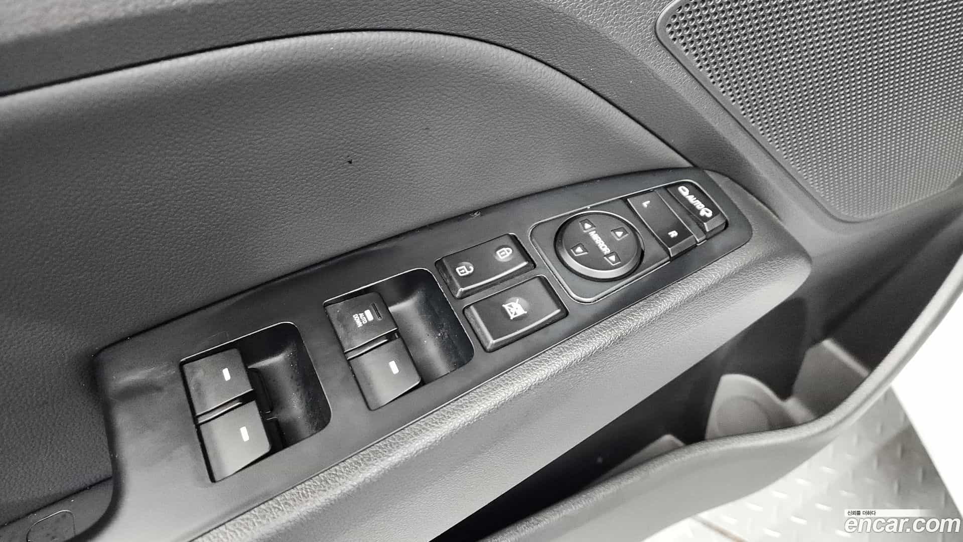 AVANTE Hyundai 2018.11-OPTION-046