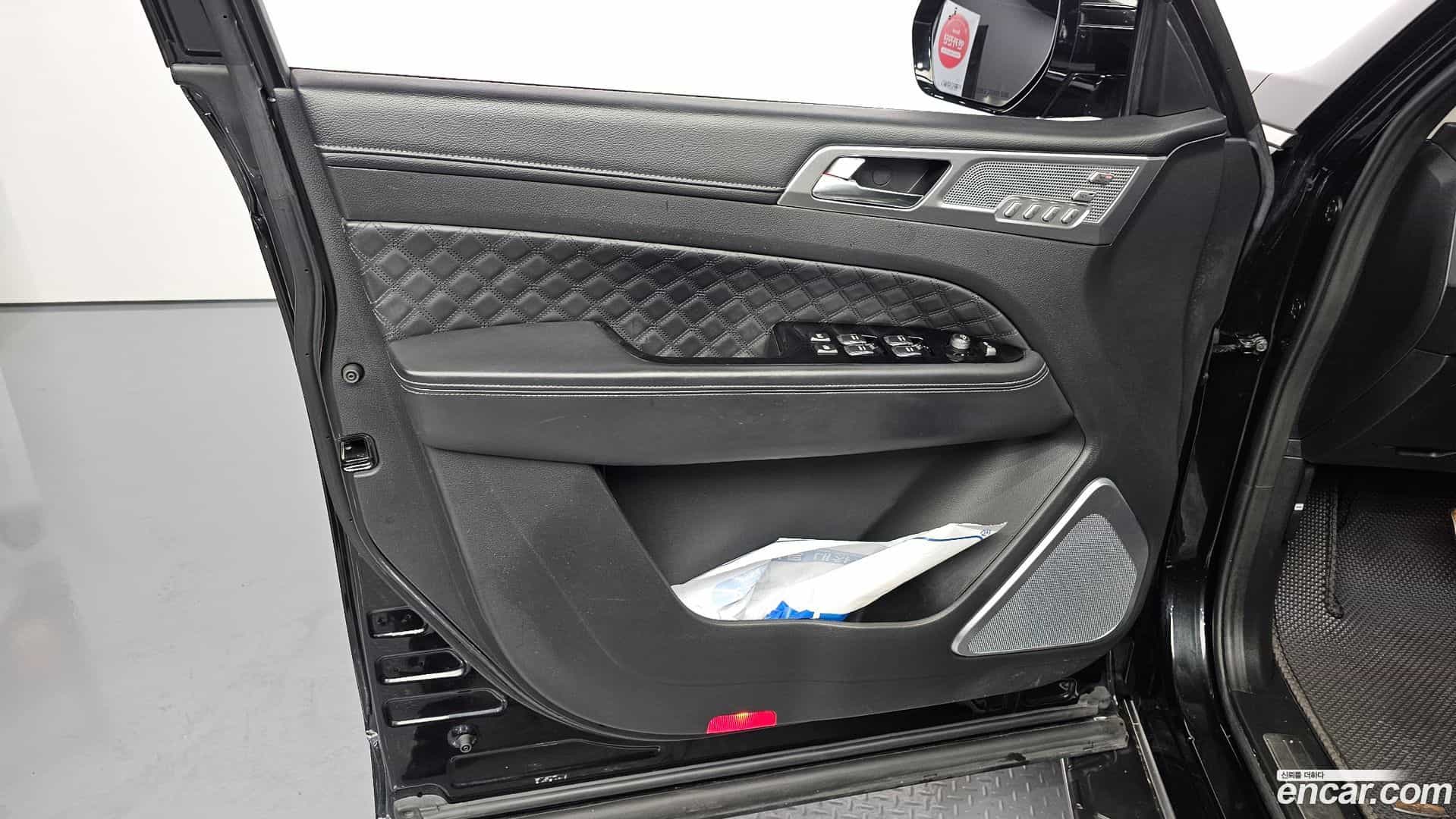 Rexton KG Mobility 2020.11-INNER-034
