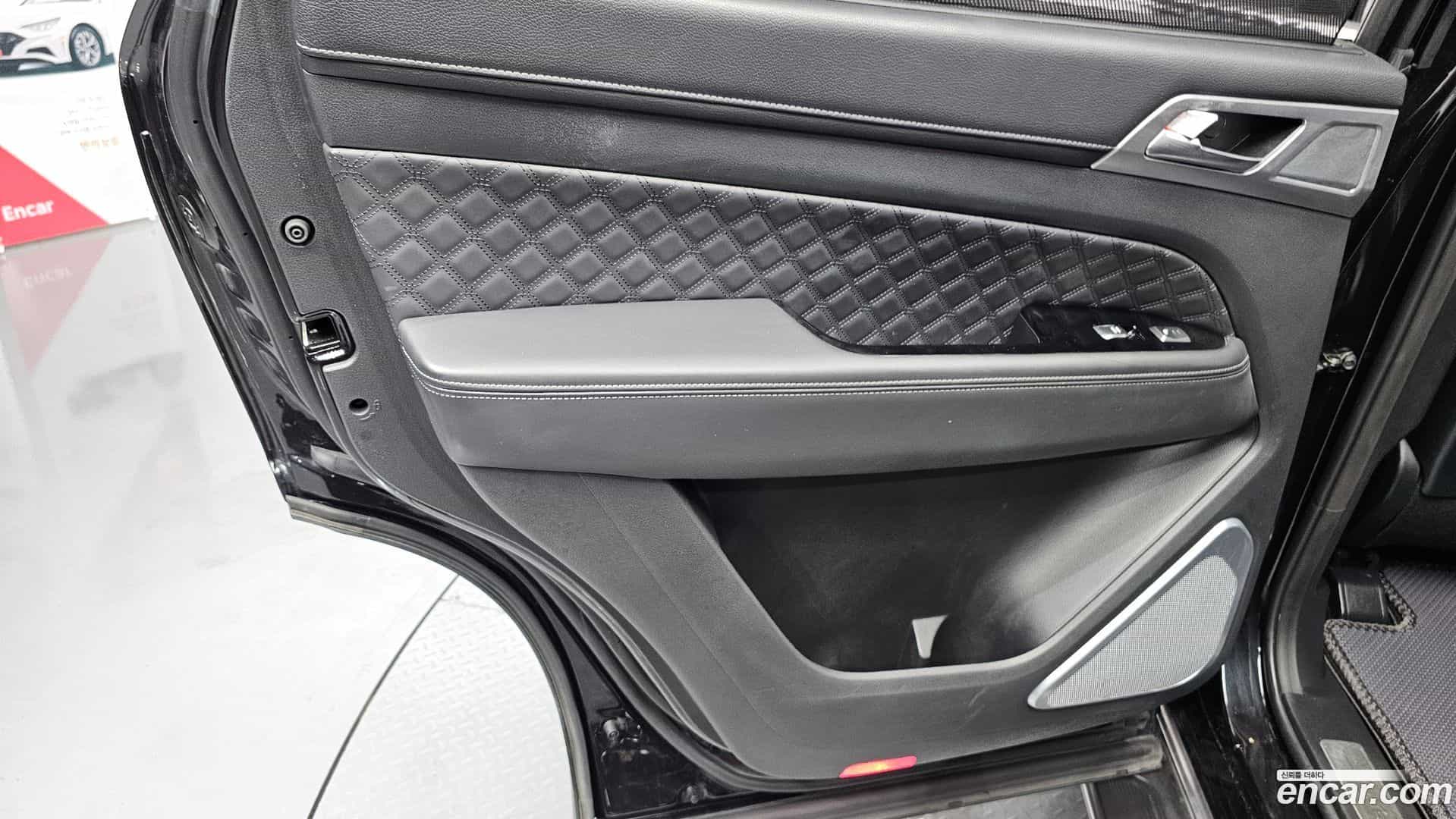 Rexton KG Mobility 2020.11-INNER-035
