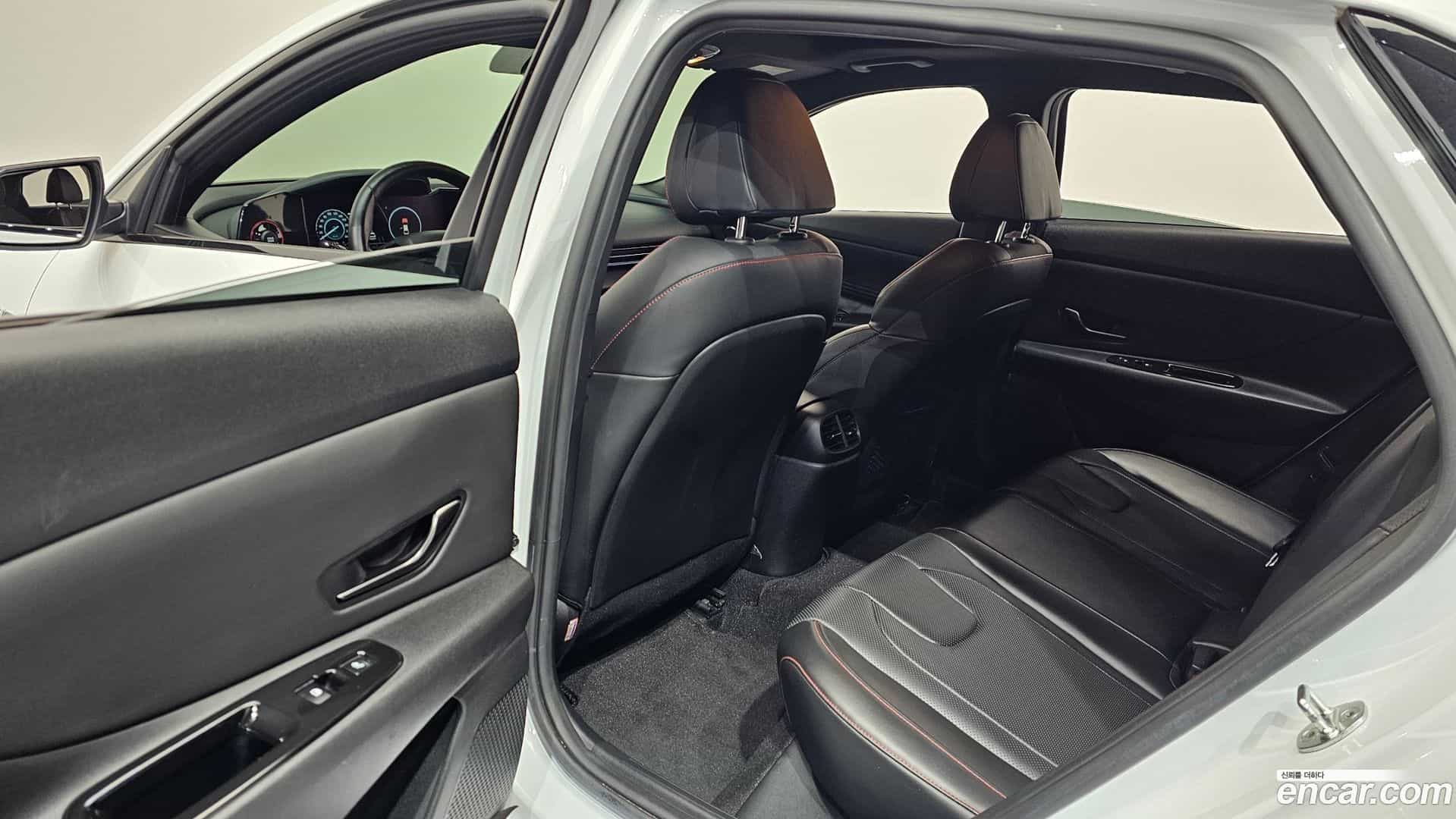 AVANTE Hyundai 2021.4-OPTION-015