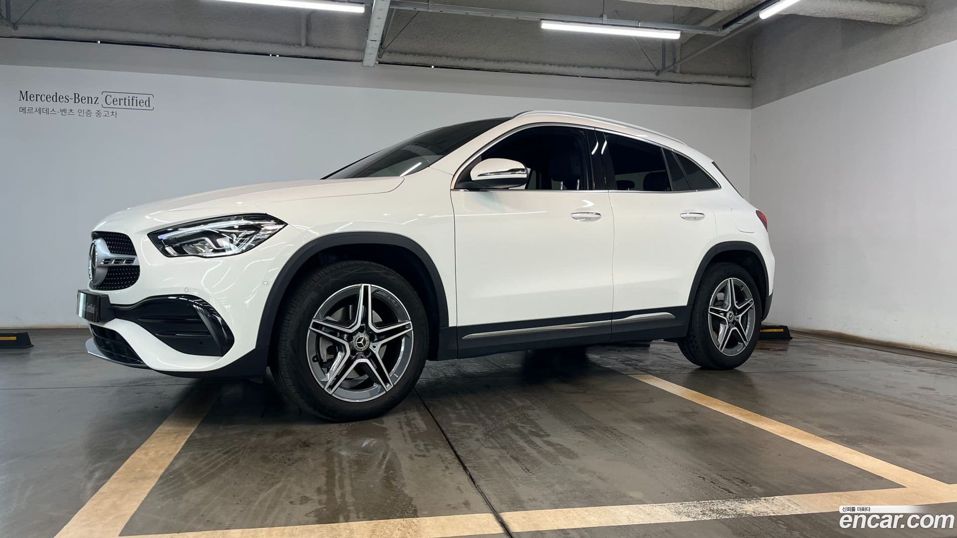 Main__Slider__Photo:GLA-Class Mercedes-Benz 2022.11-0