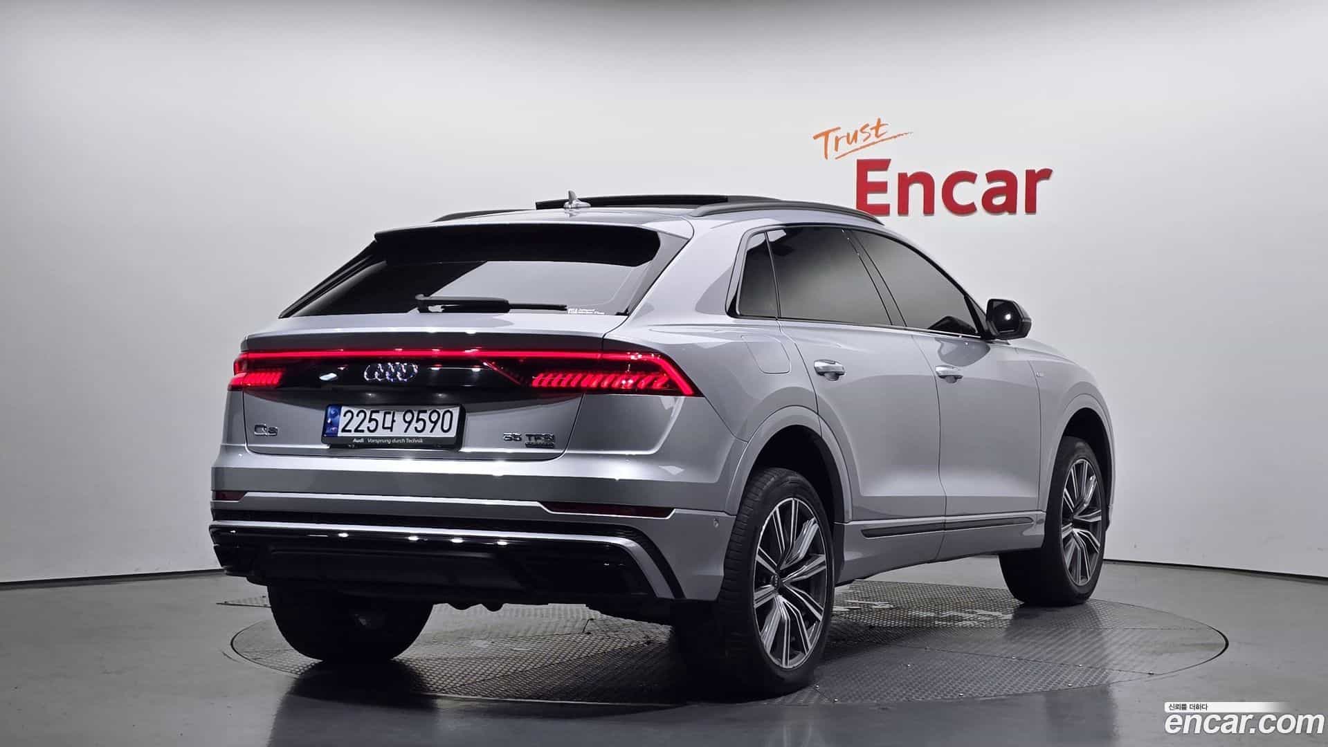 Q8 Audi 2021.6-OUTER-002