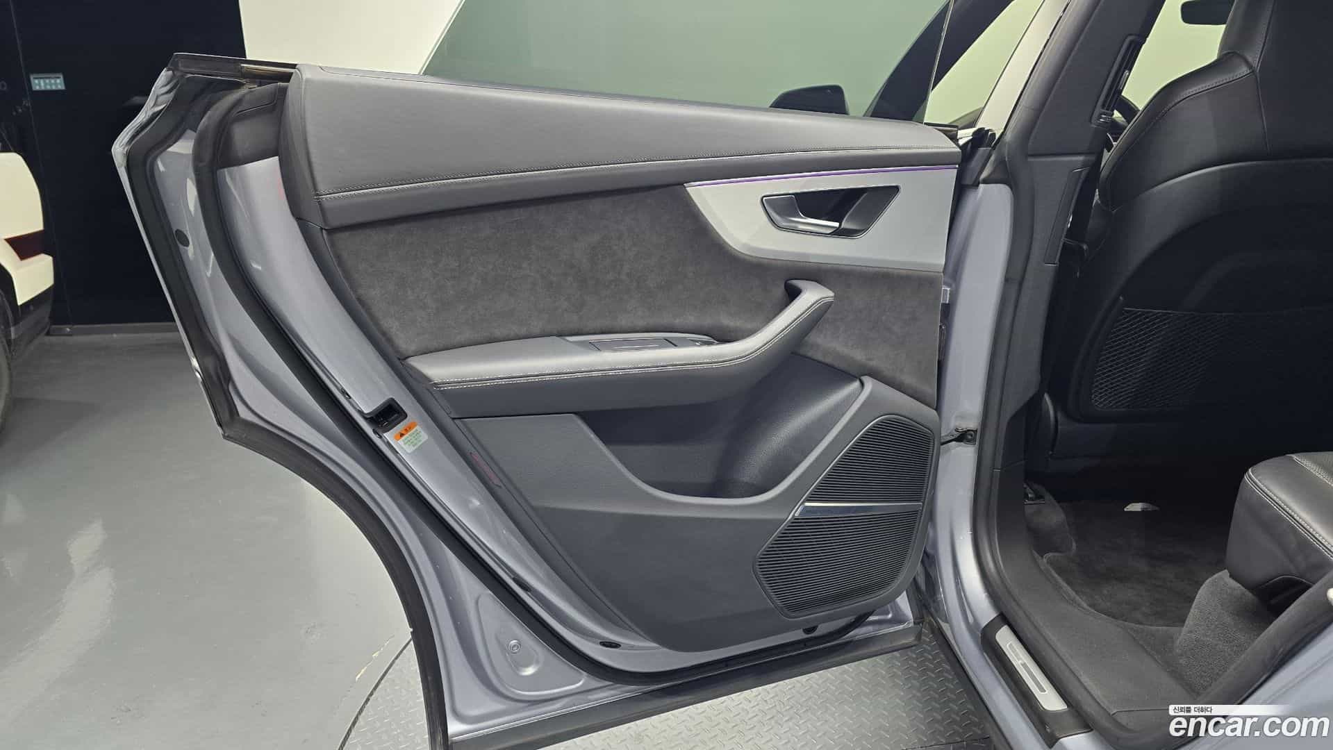 Q8 Audi 2021.6-INNER-035